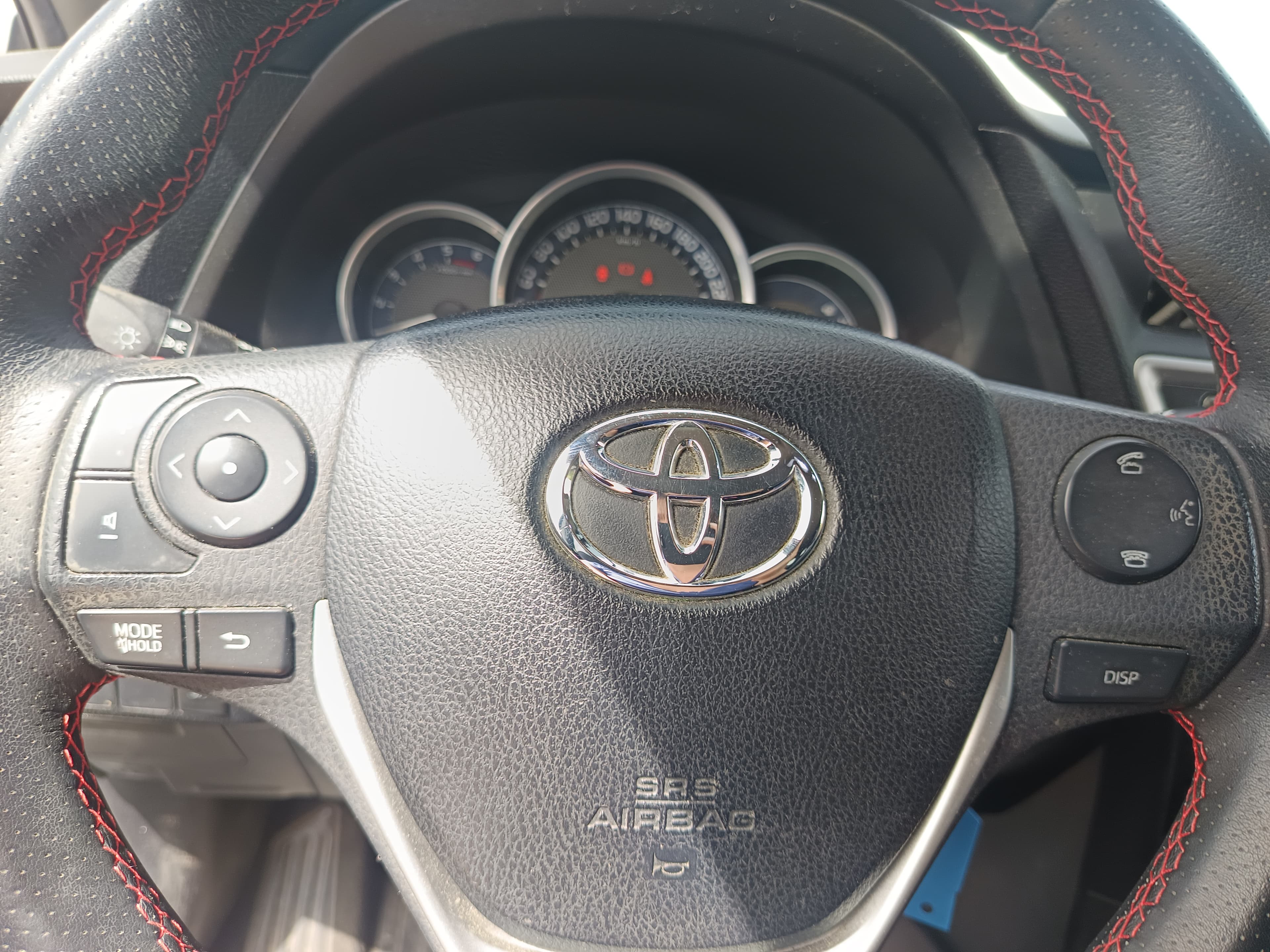 Toyota Auris · Ano 2013 — image 35