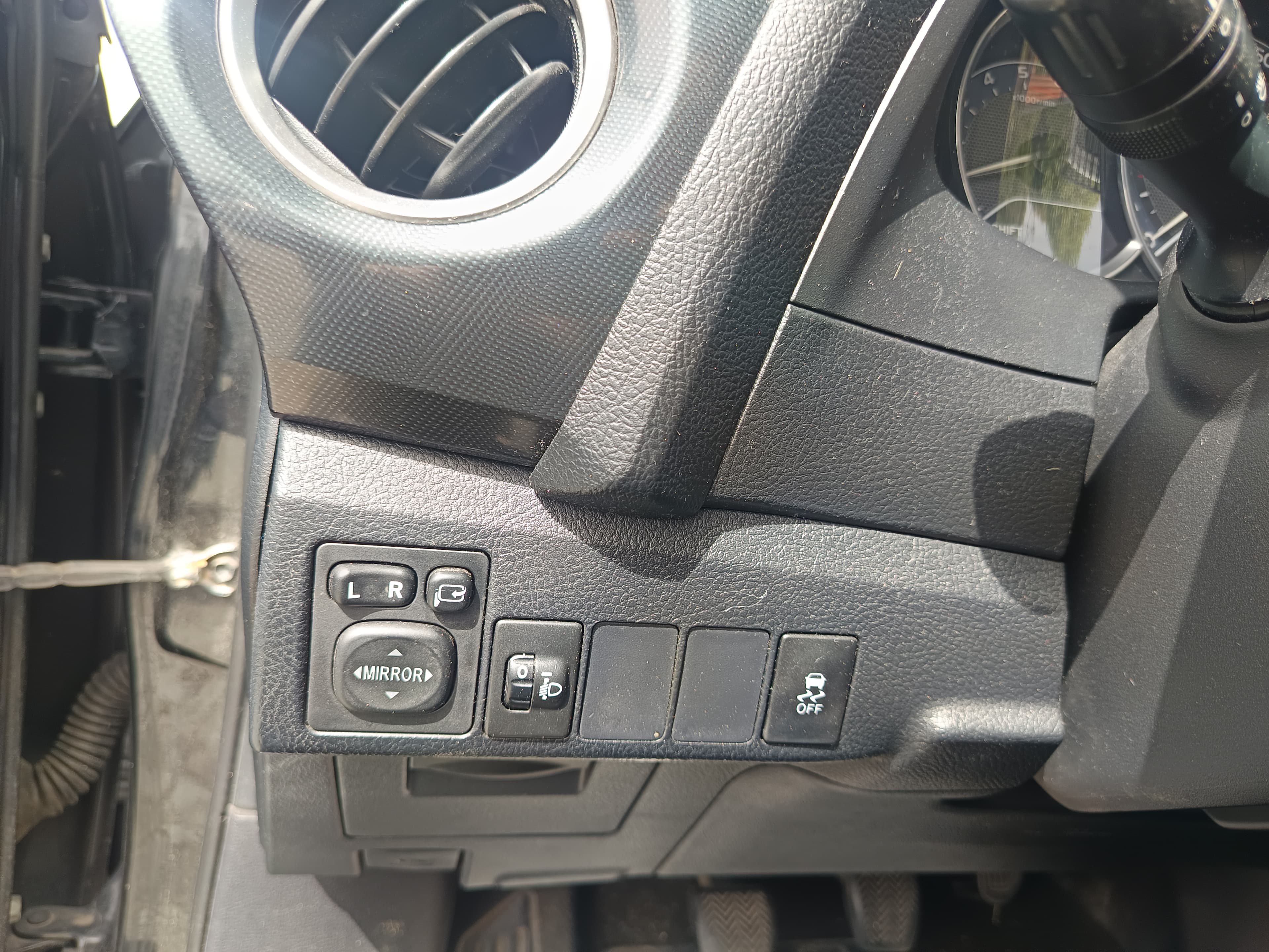 Toyota Auris · Ano 2013 — image 39