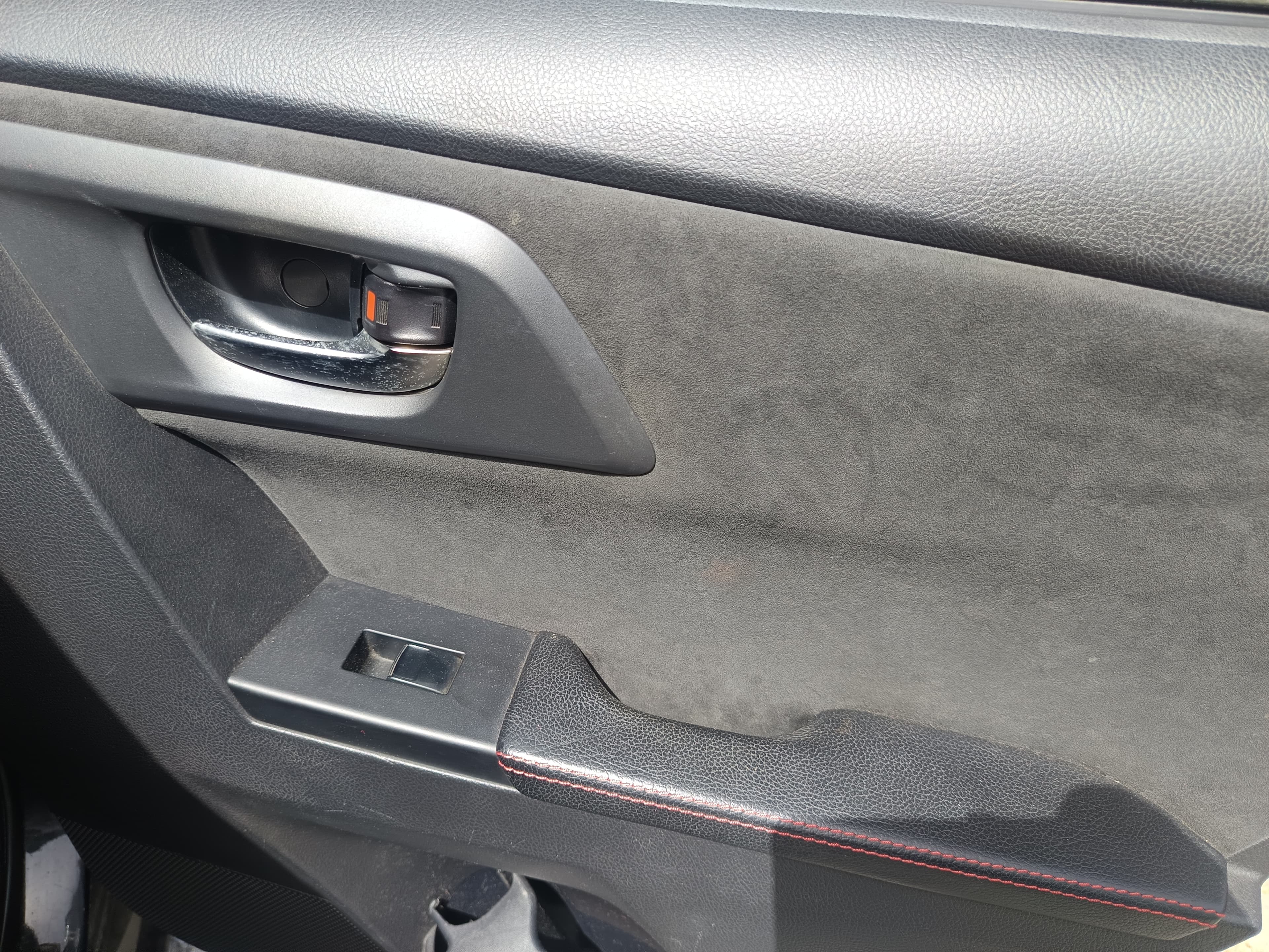 Toyota Auris · Ano 2013 — image 19