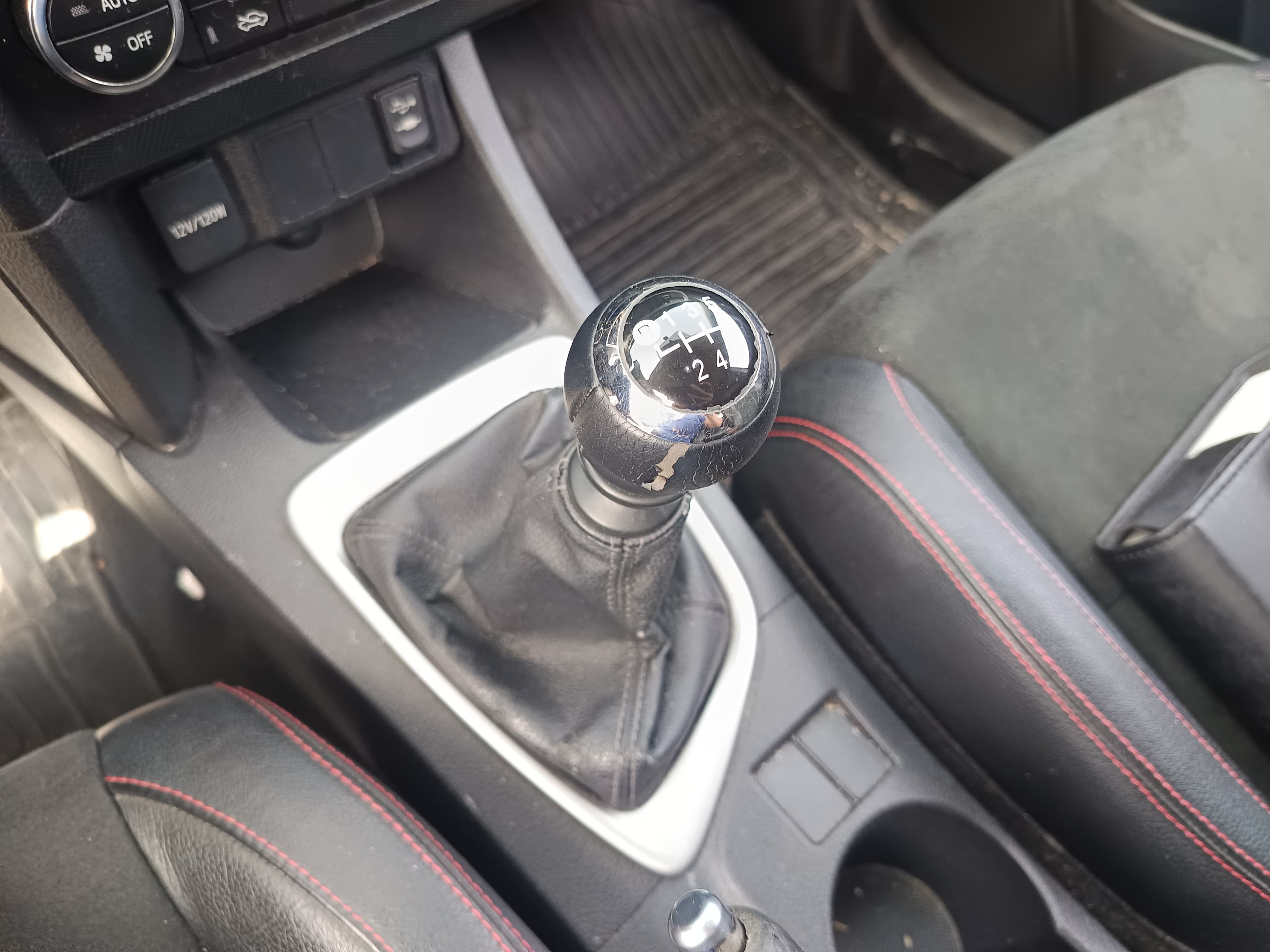 Toyota Auris · Ano 2013 — image 34