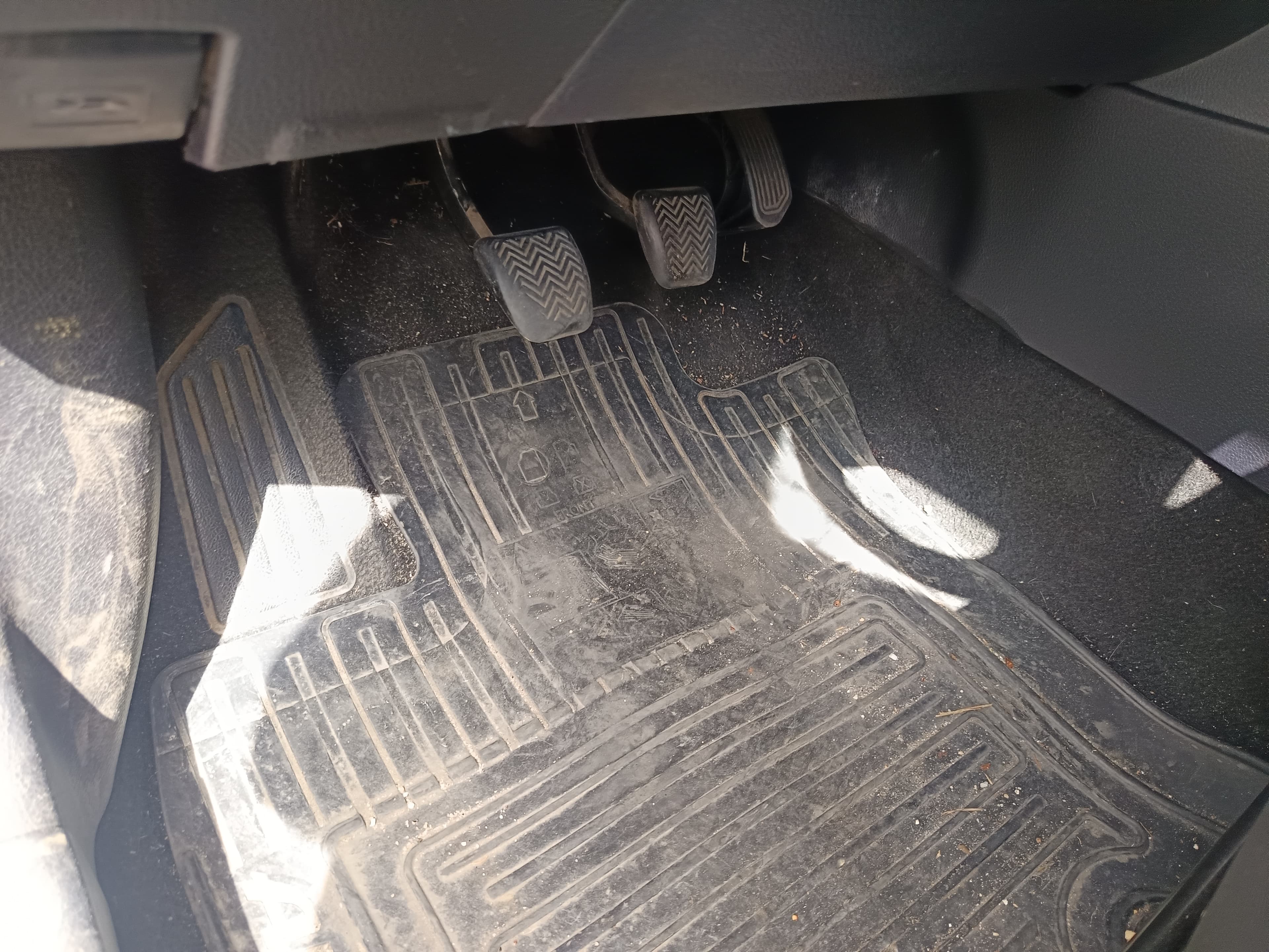 Toyota Auris · Ano 2013 — image 28