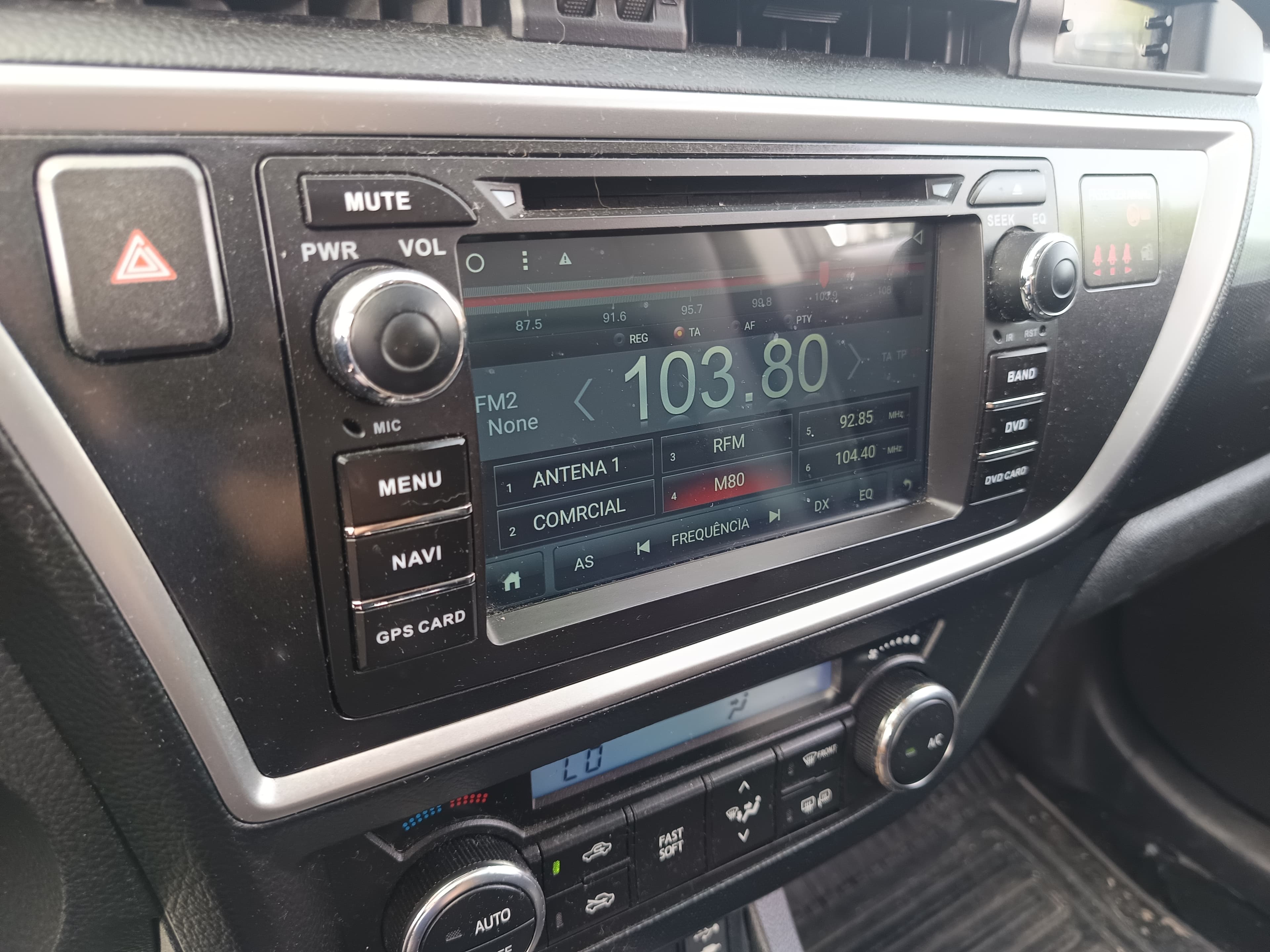 Toyota Auris · Ano 2013 — image 31