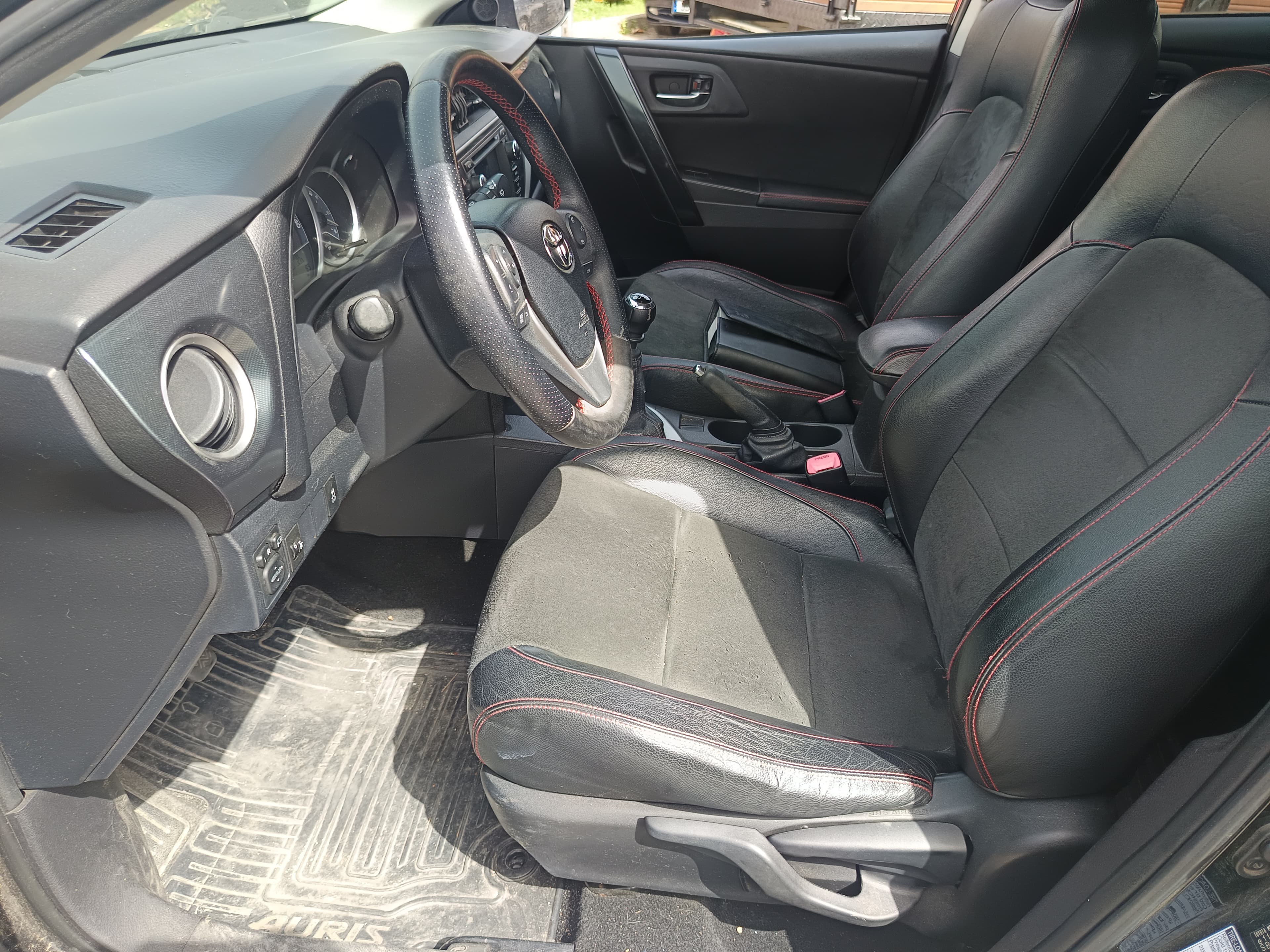 Toyota Auris · Ano 2013 — image 45