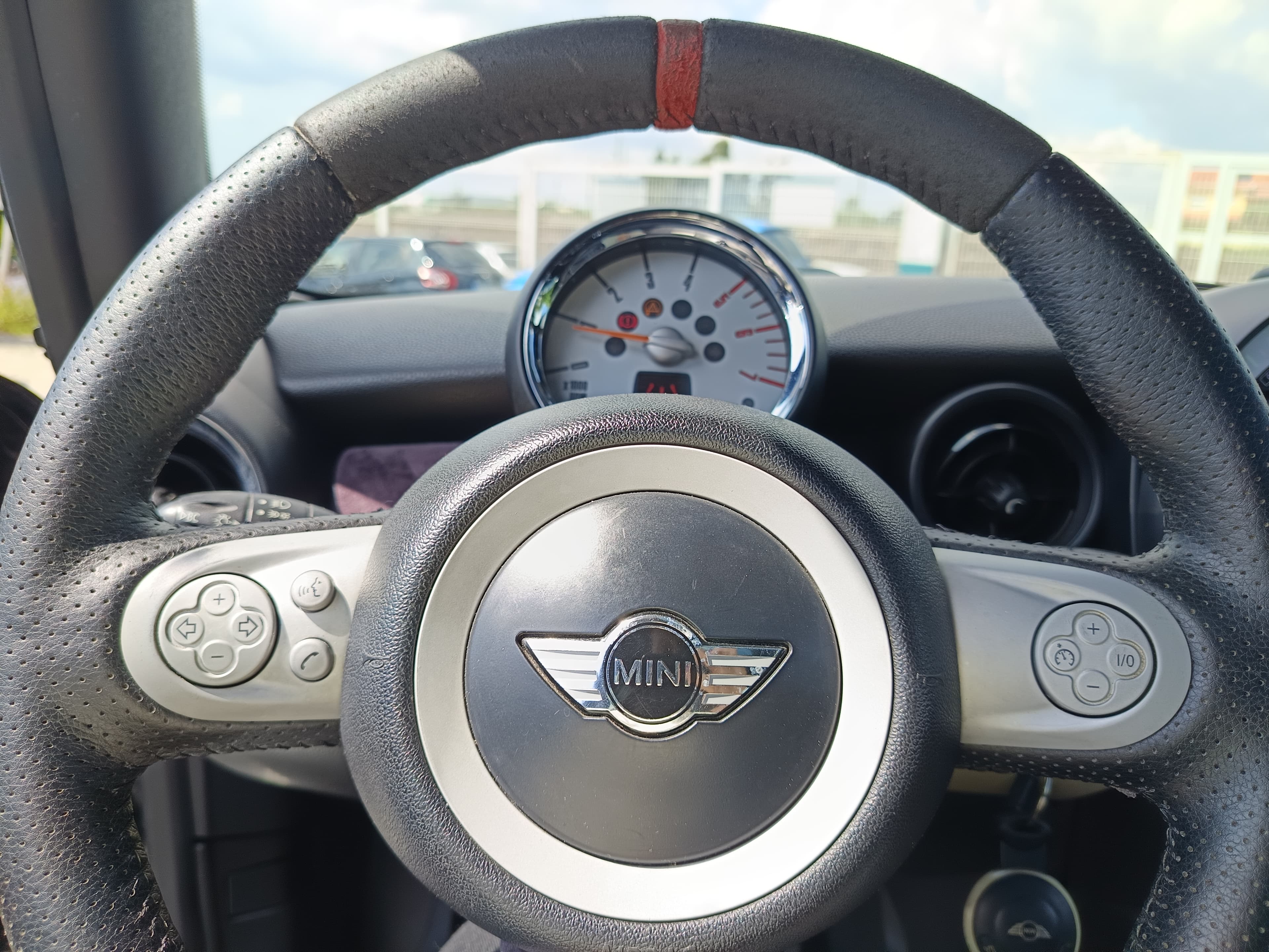 Mini Cooper D · Ano 2009 — image 35