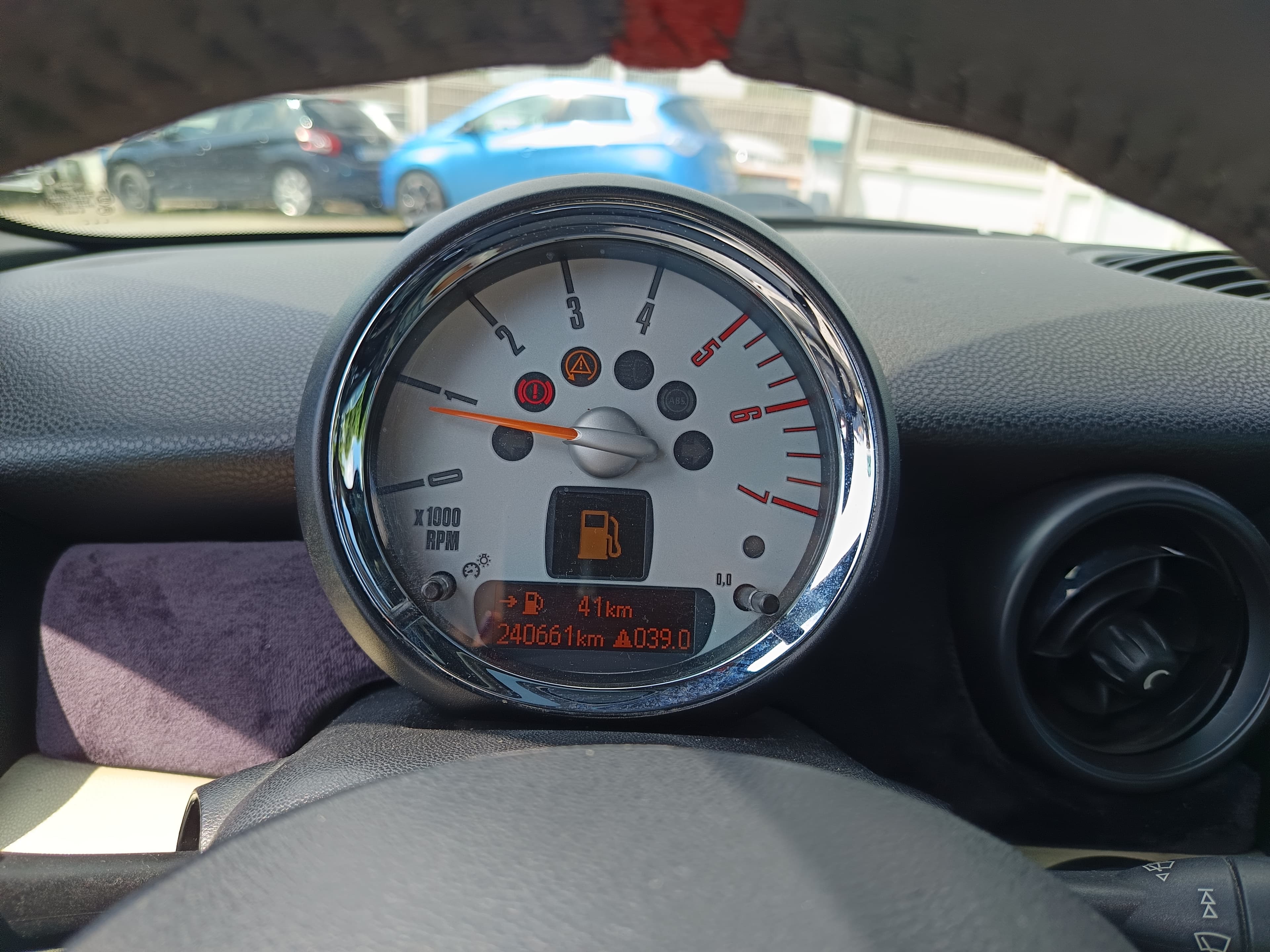 Mini Cooper D · Ano 2009 — image 36