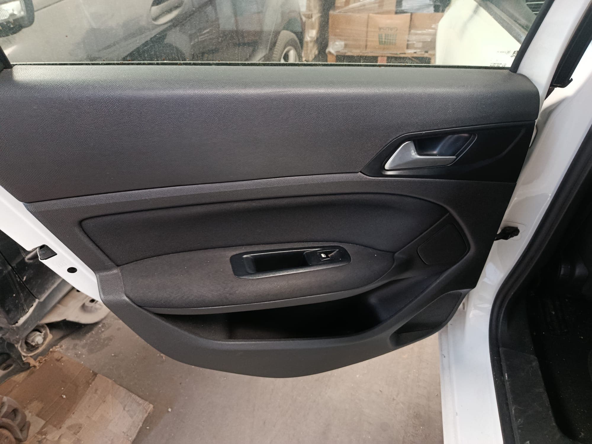 Peugeot 308 II SW · Ano 2017 — image 18