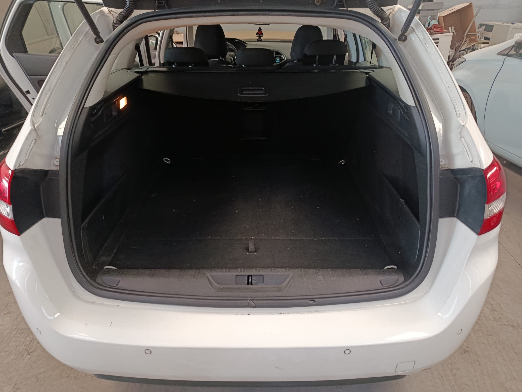 Peugeot 308 II SW · Ano 2017 — image 7