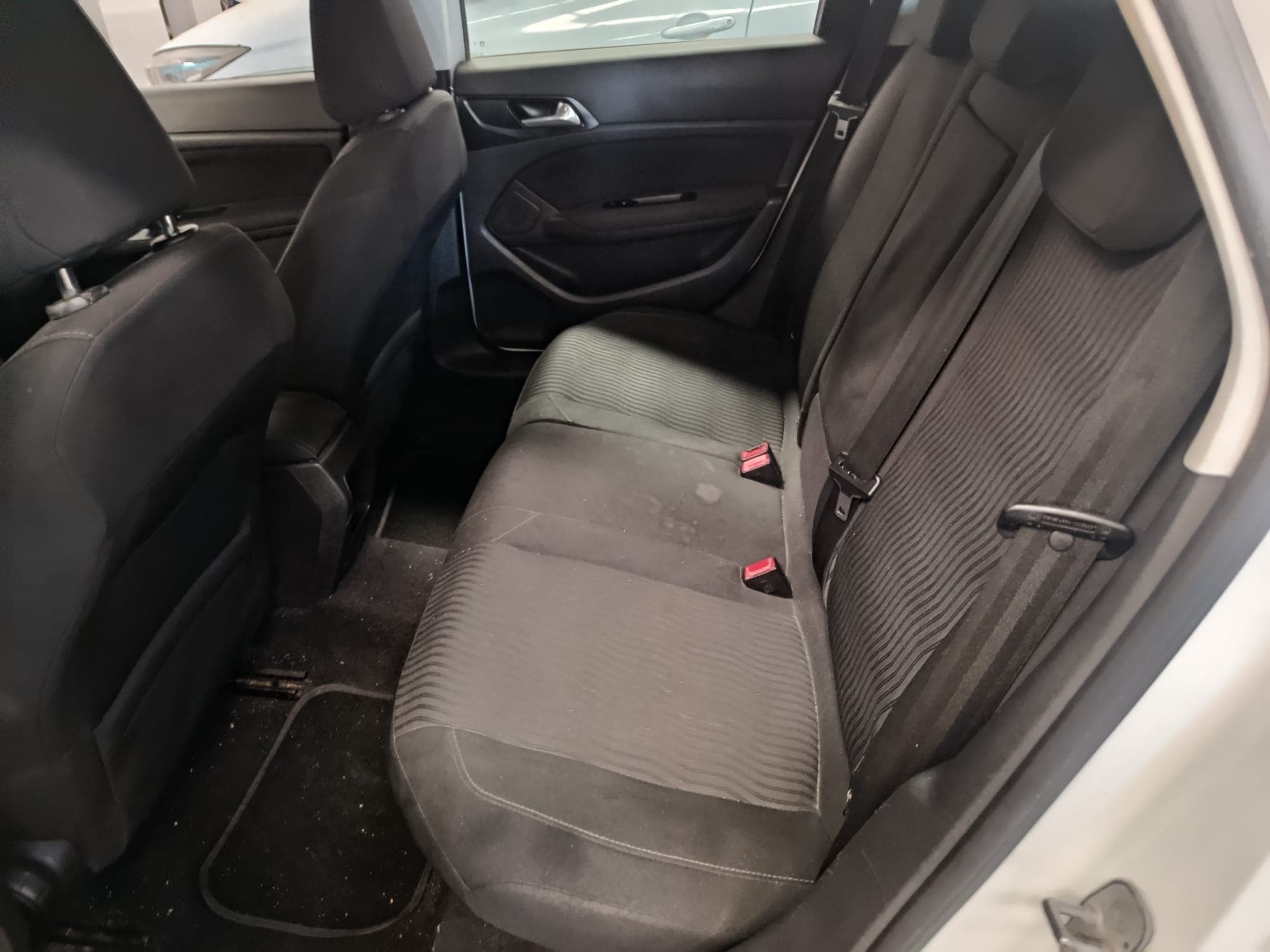 Peugeot 308 II SW · Ano 2017 — image 20