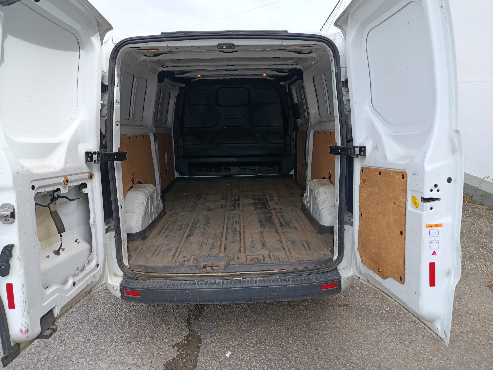 Ford Transit · Ano 2022 — image 18