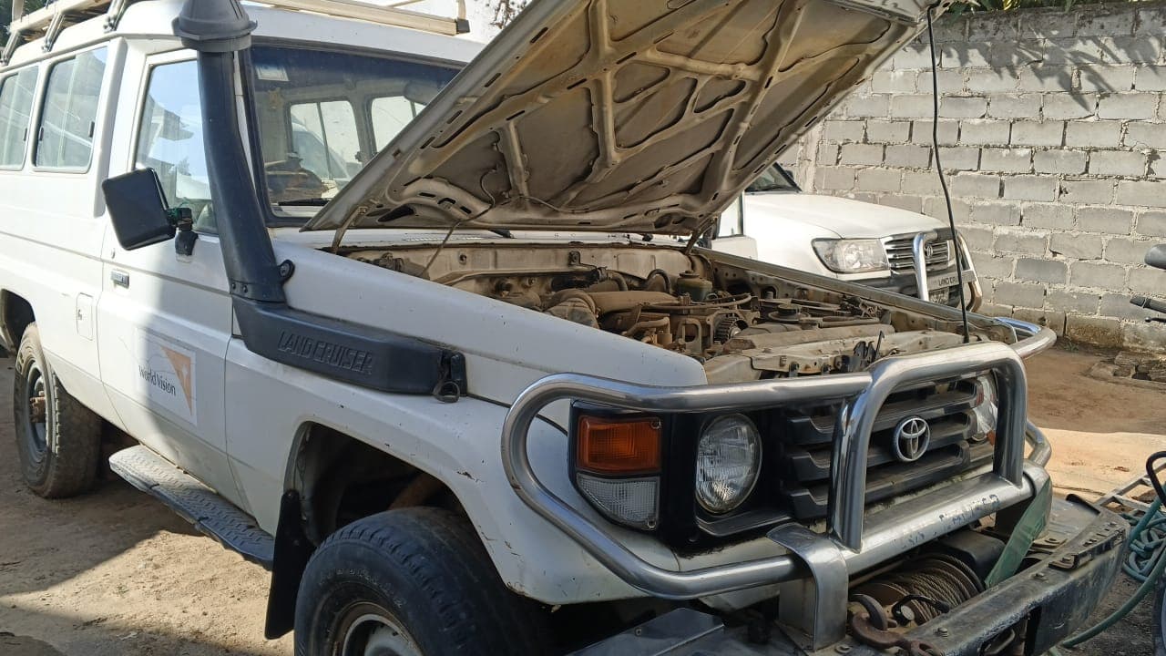 TOYOTA LAND CRUISER (Huambo) — imagen 4