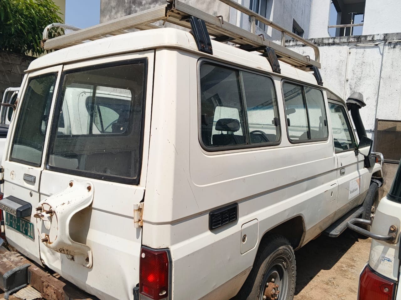 TOYOTA LAND CRUISER (Huambo) — imagen 2