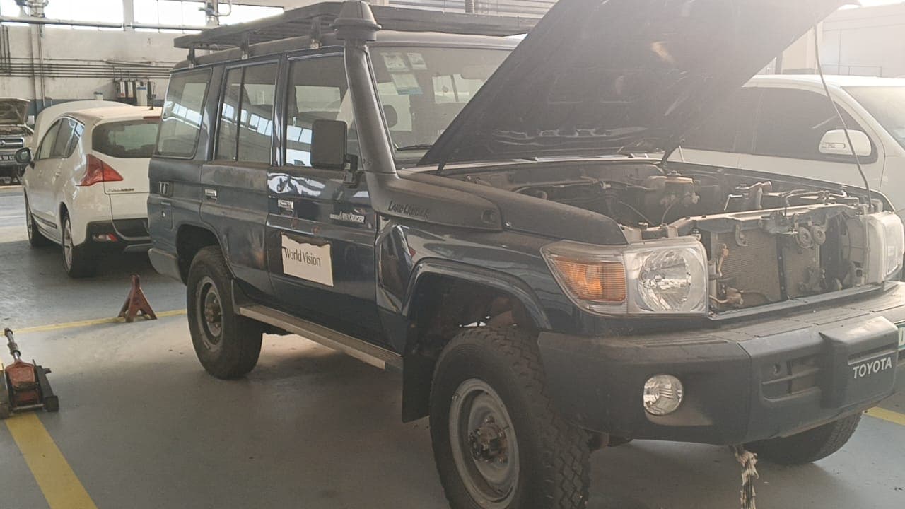 TOYOTA LAND CRUISER (Huambo) — image 6