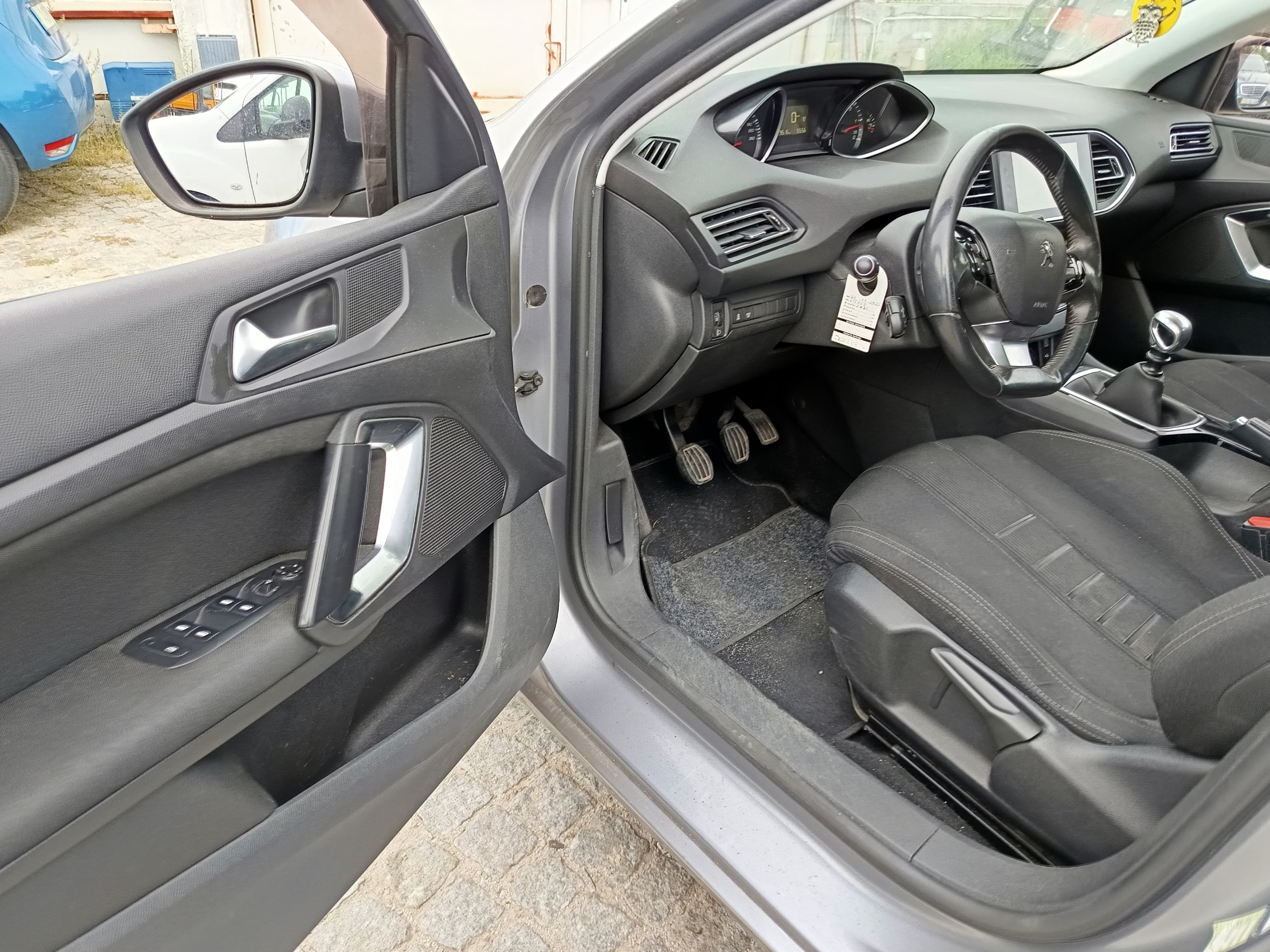 Peugeot 308 · Ano 2014 — image 34