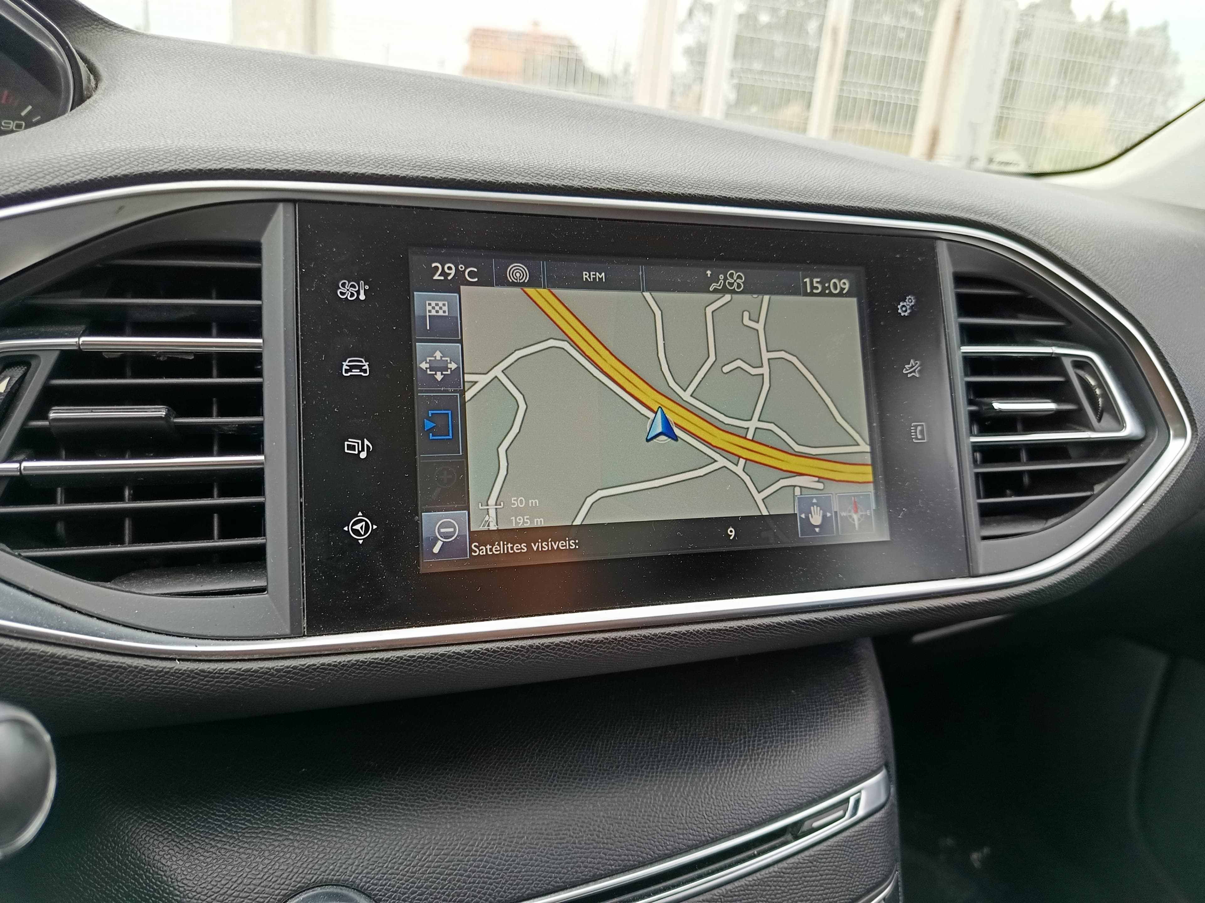 Peugeot 308 · Ano 2014 — image 42