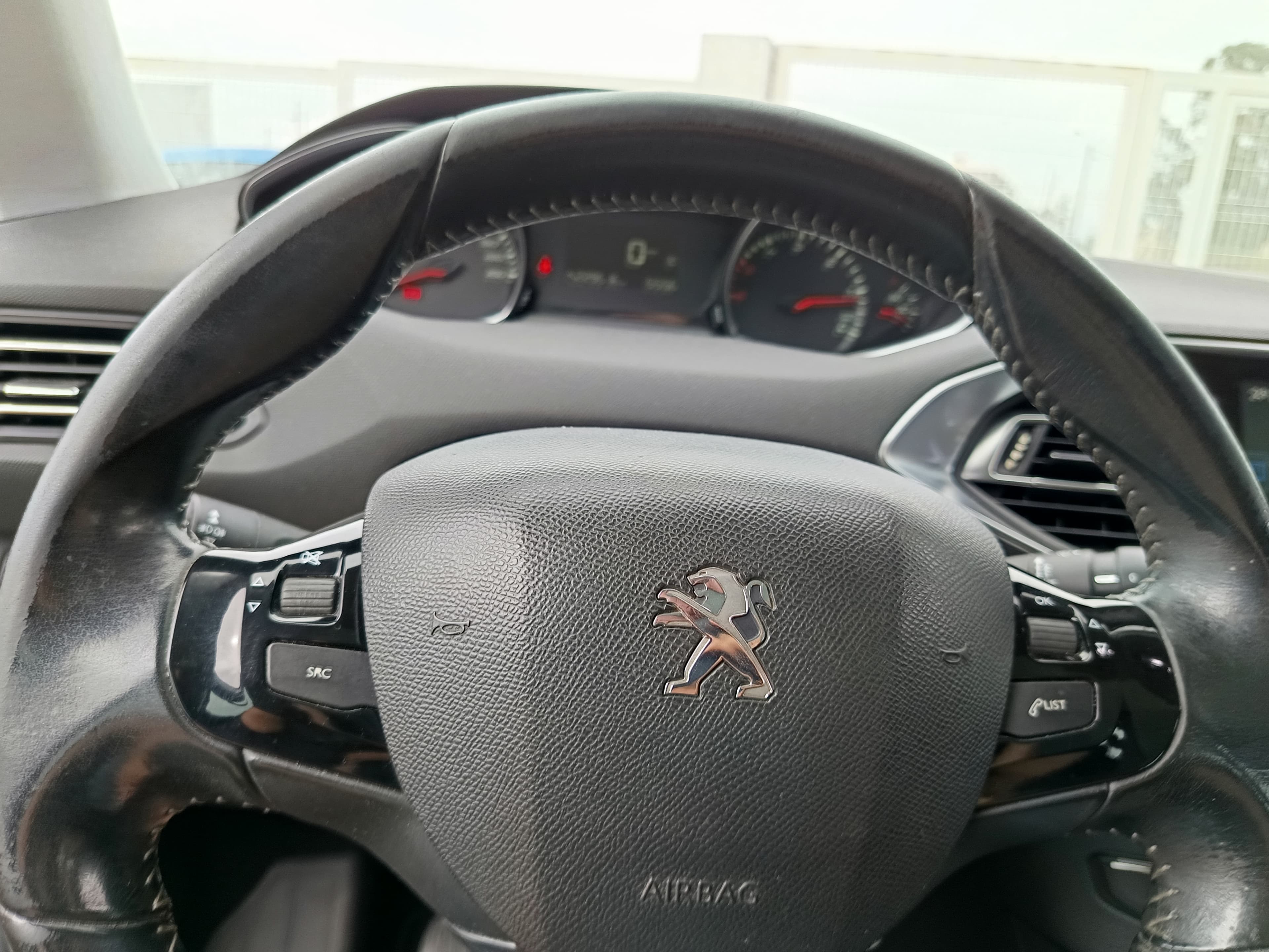 Peugeot 308 · Ano 2014 — image 47