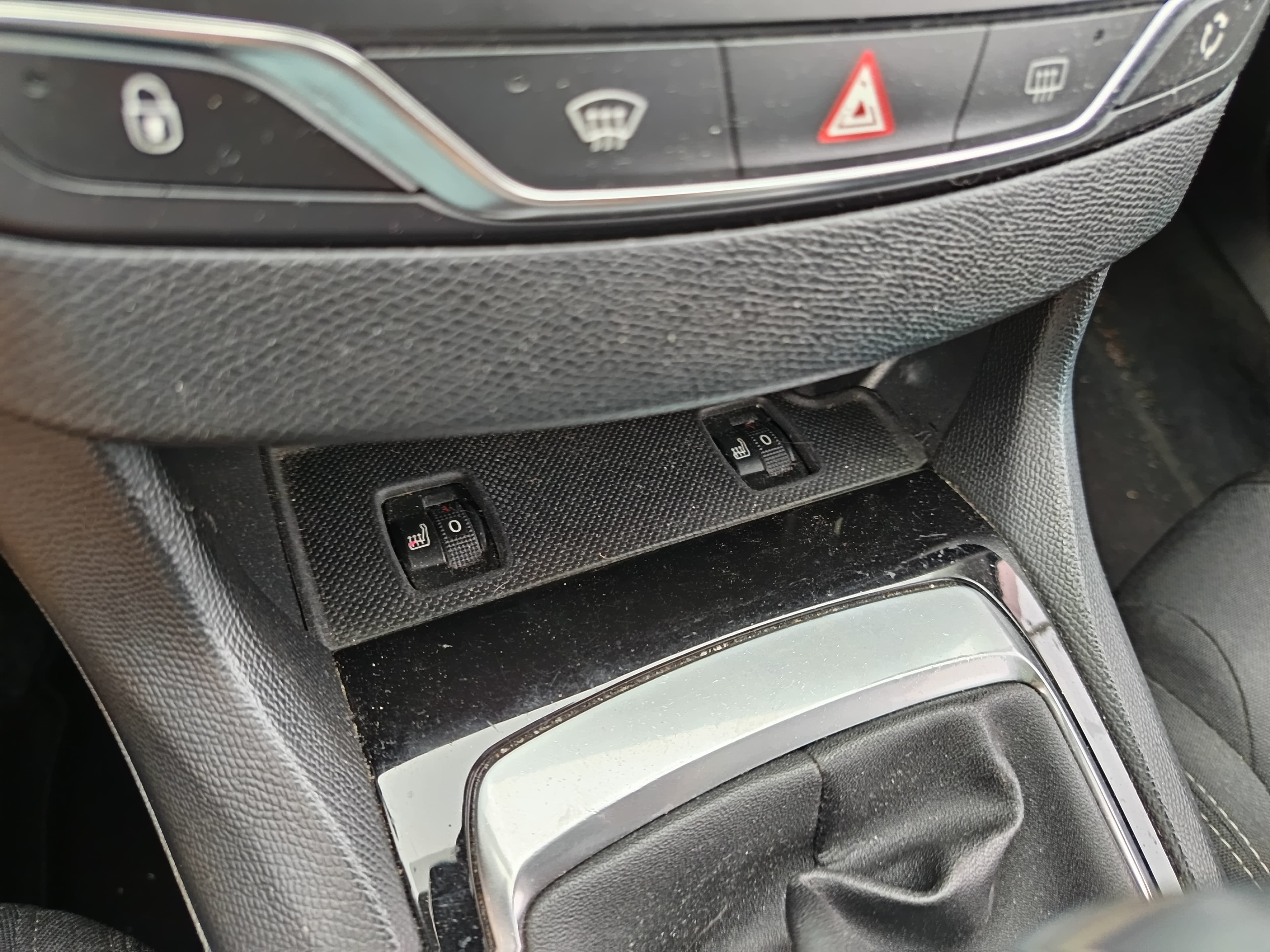 Peugeot 308 · Ano 2014 — image 37