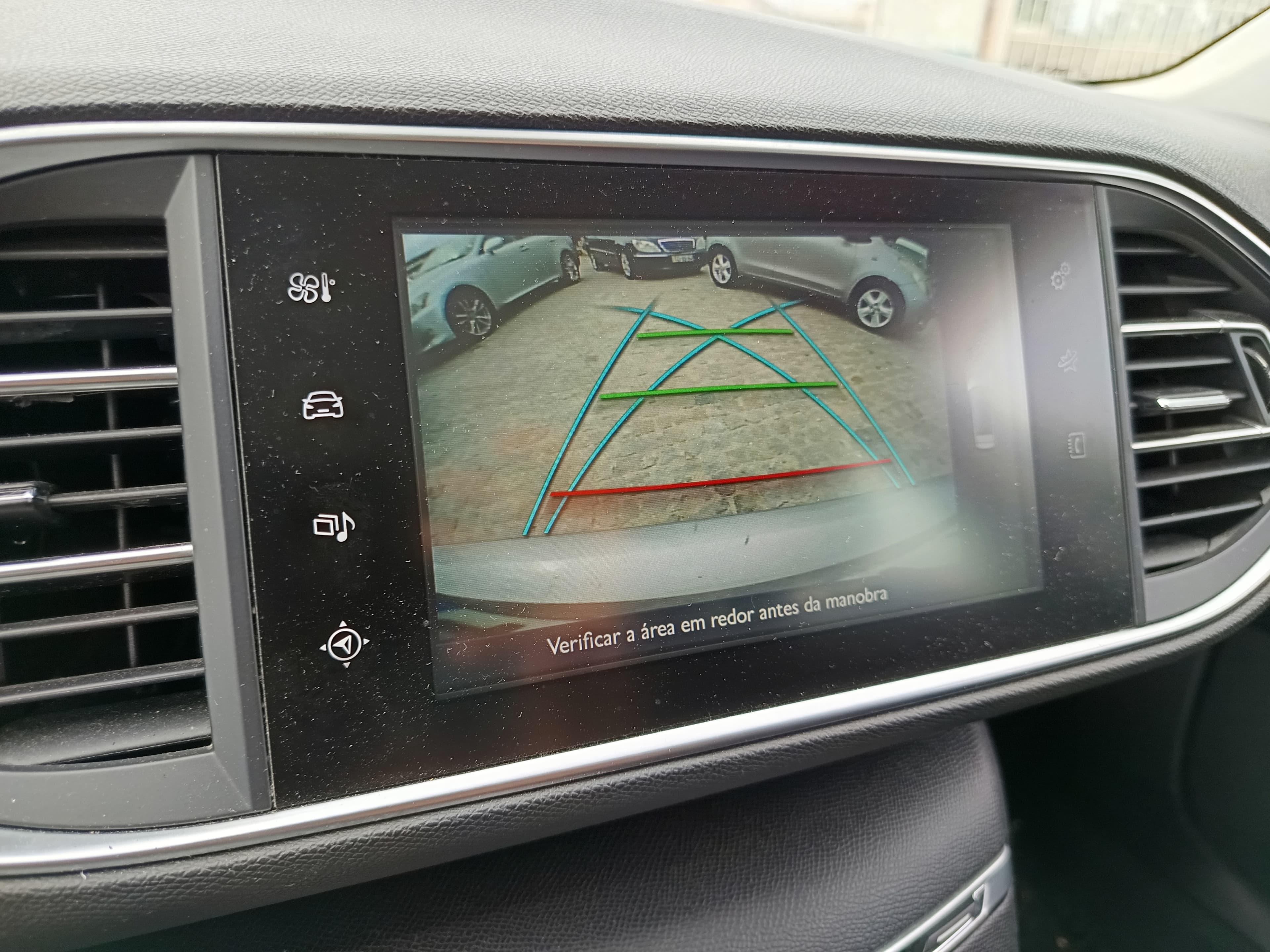 Peugeot 308 · Ano 2014 — image 38