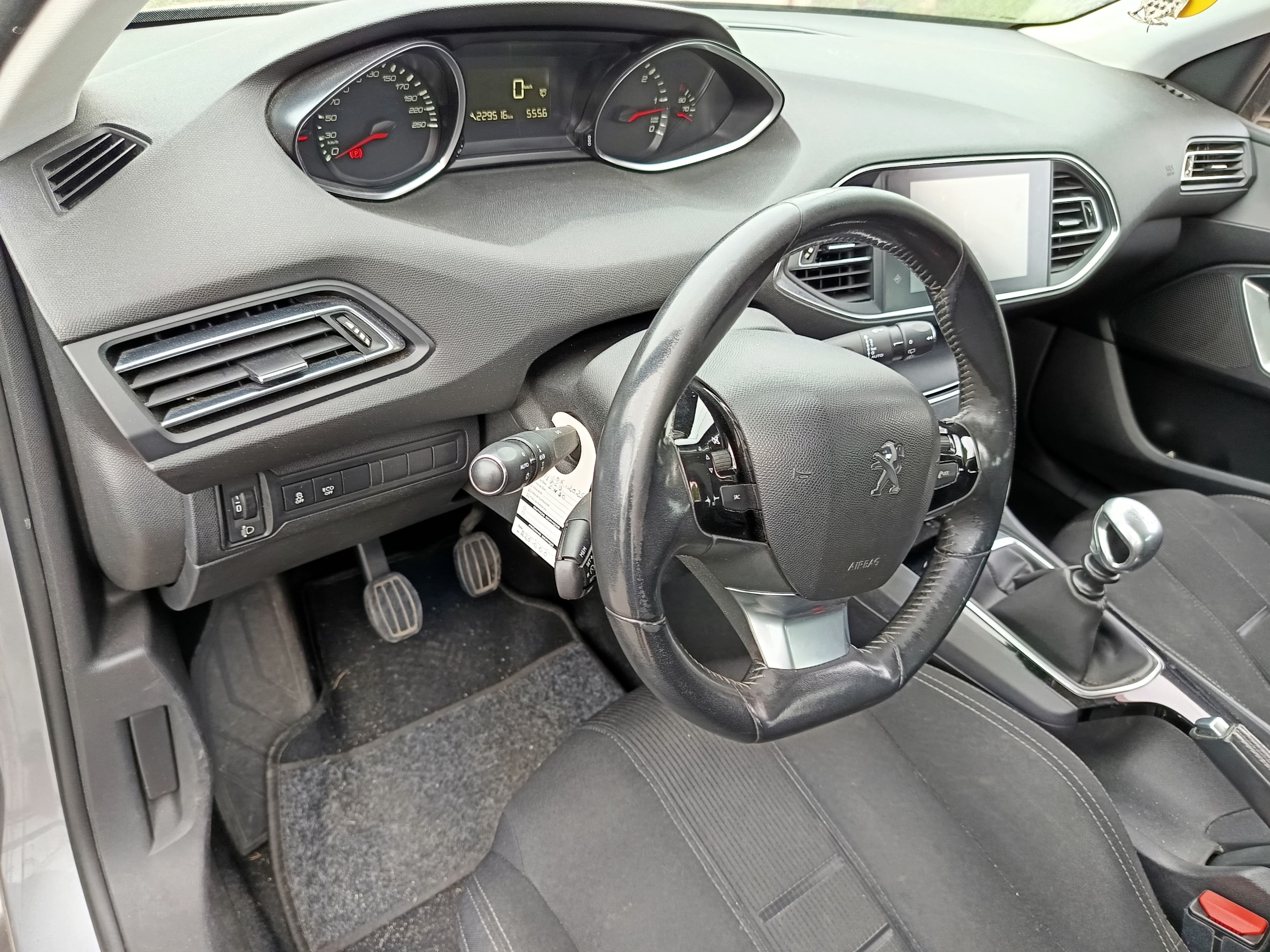 Peugeot 308 · Ano 2014 — image 40