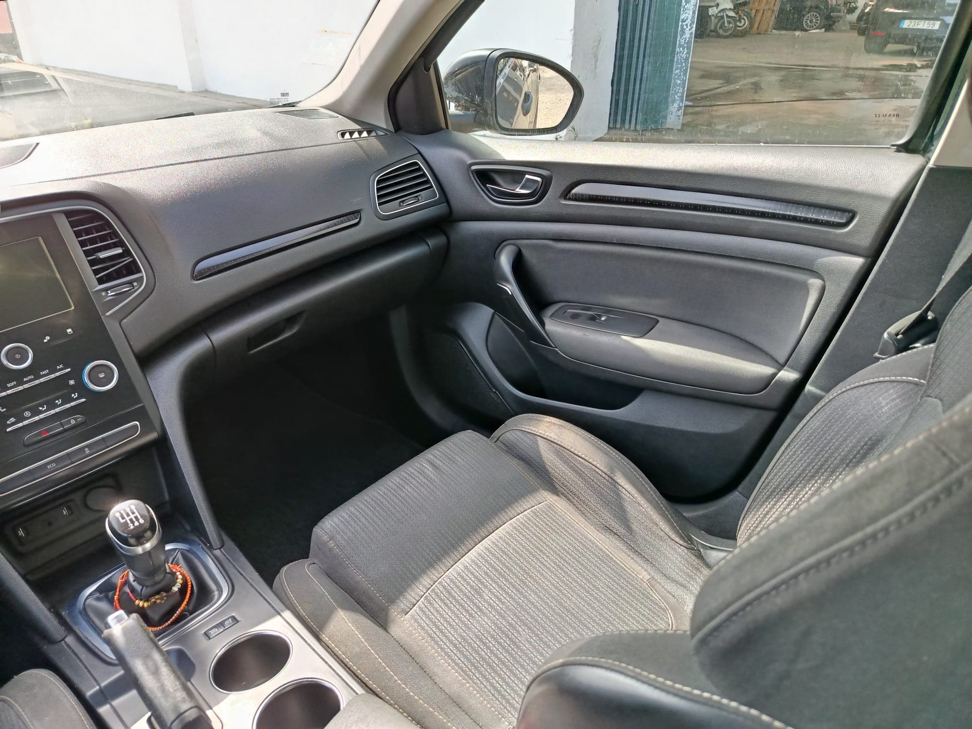 Renault Mégane · Année 2016 — image 16