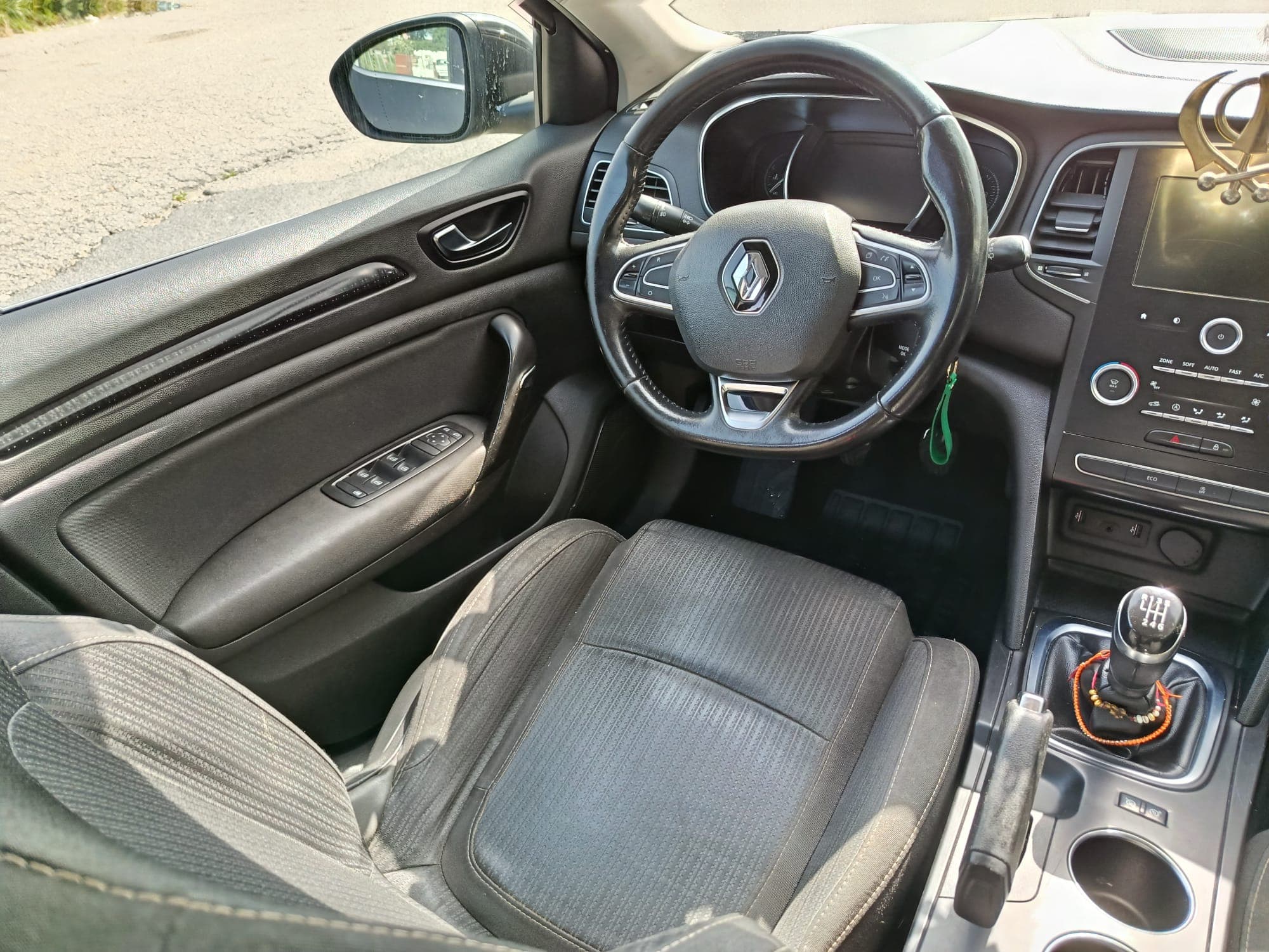 Renault Mégane · Année 2016 — image 20