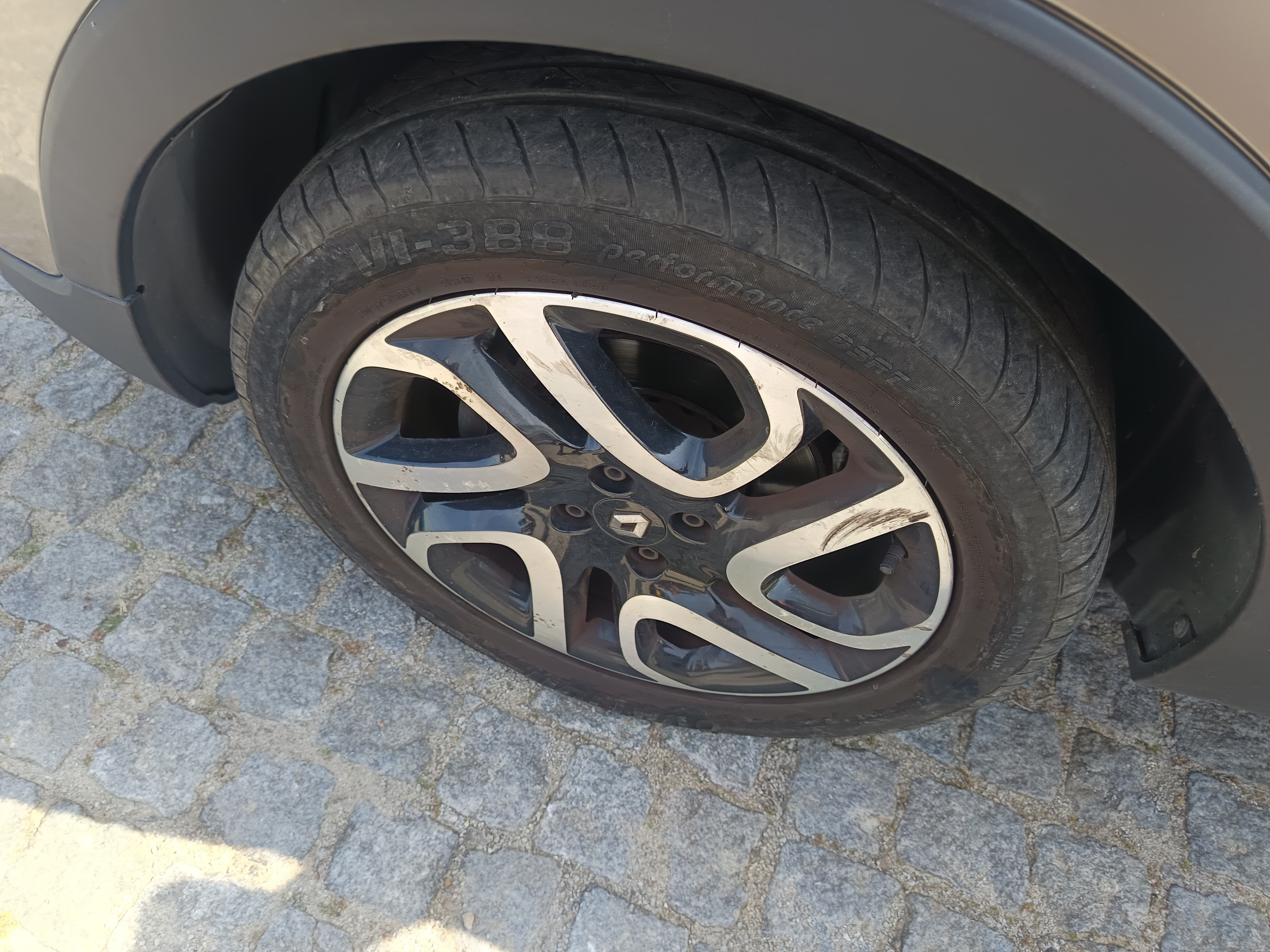 Renault Captur · Ano 2015 — image 12