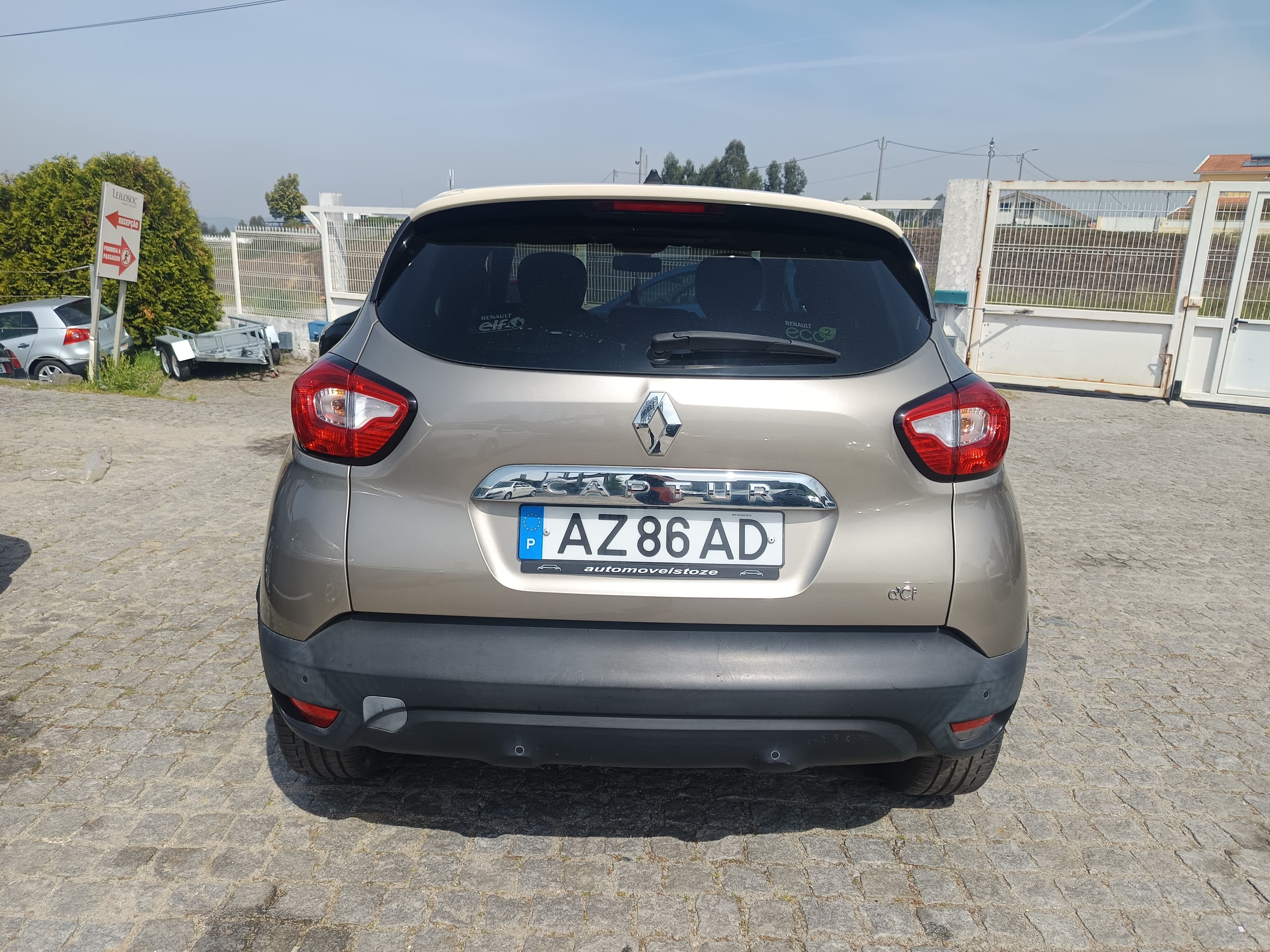 Renault Captur · Ano 2015 — image 4
