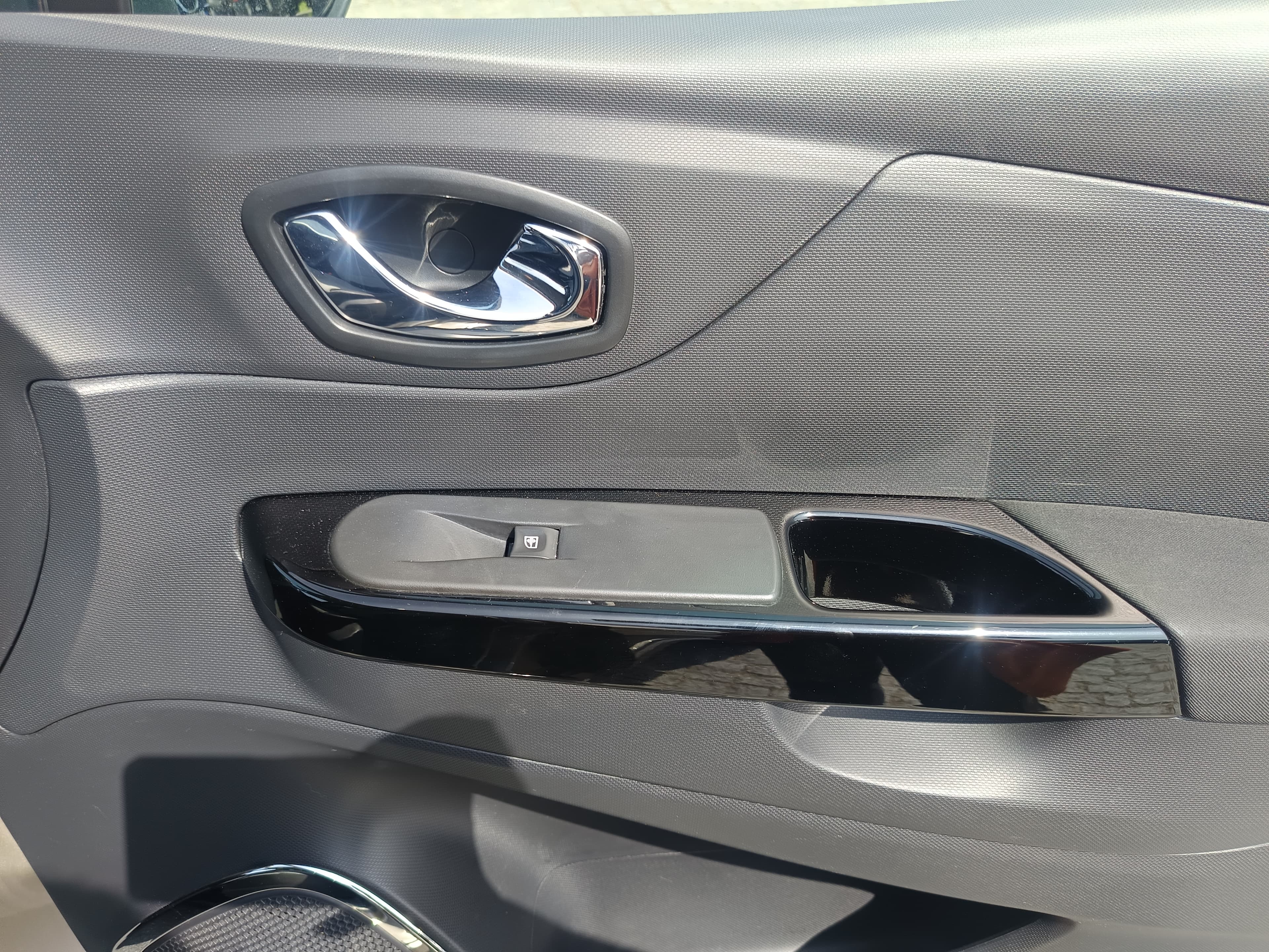 Renault Captur · Ano 2015 — image 28