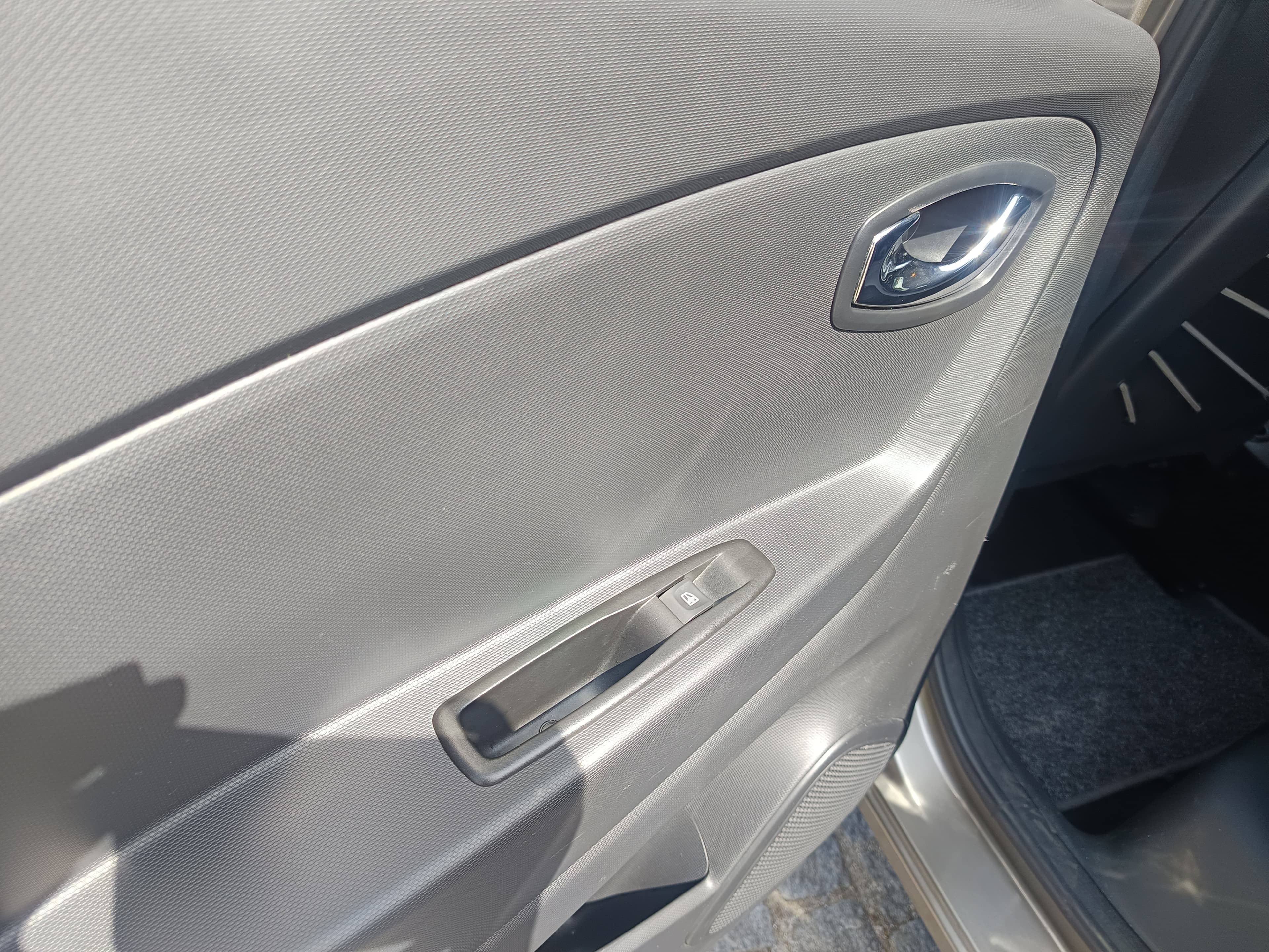 Renault Captur · Ano 2015 — image 31