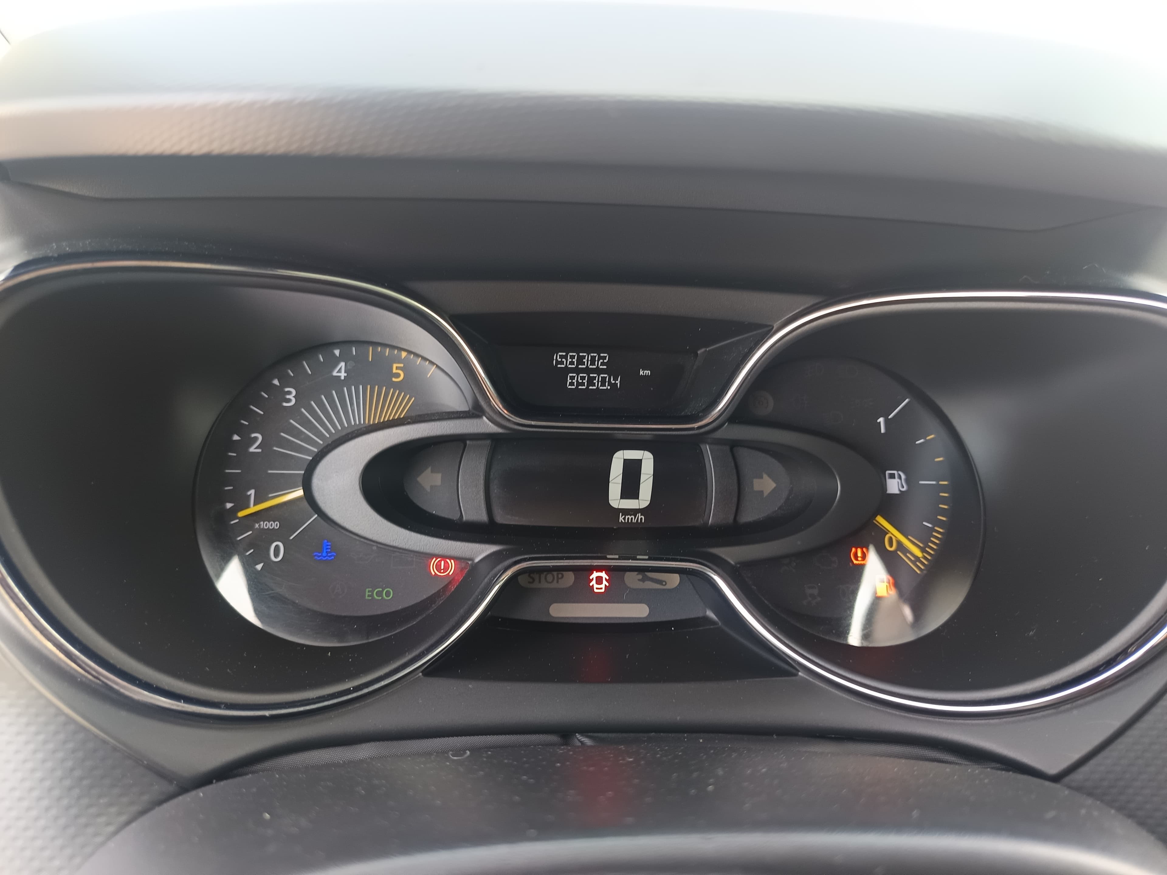 Renault Captur · Ano 2015 — image 23
