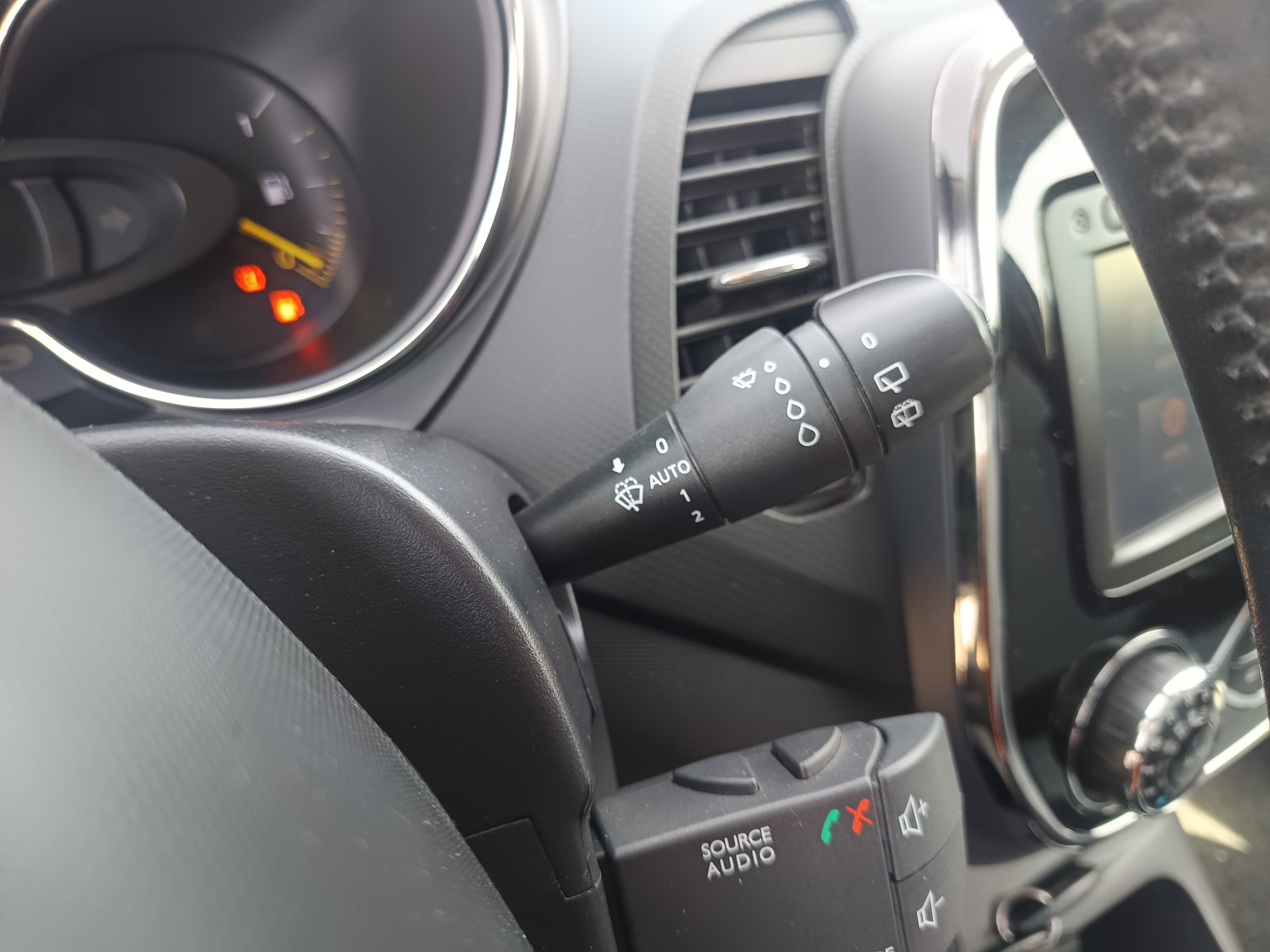 Renault Captur · Ano 2015 — image 24