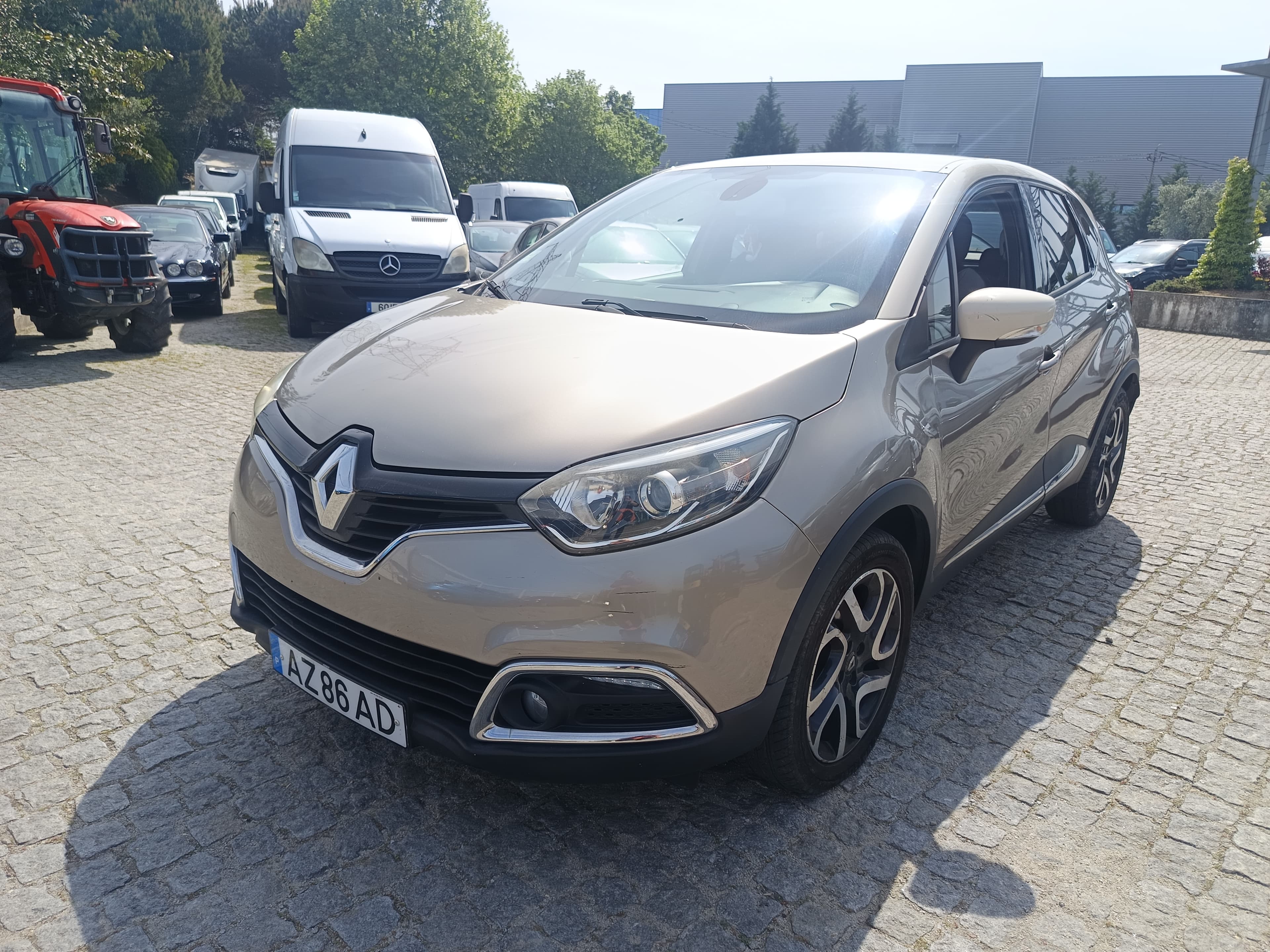 Renault Captur · Ano 2015 — image 3