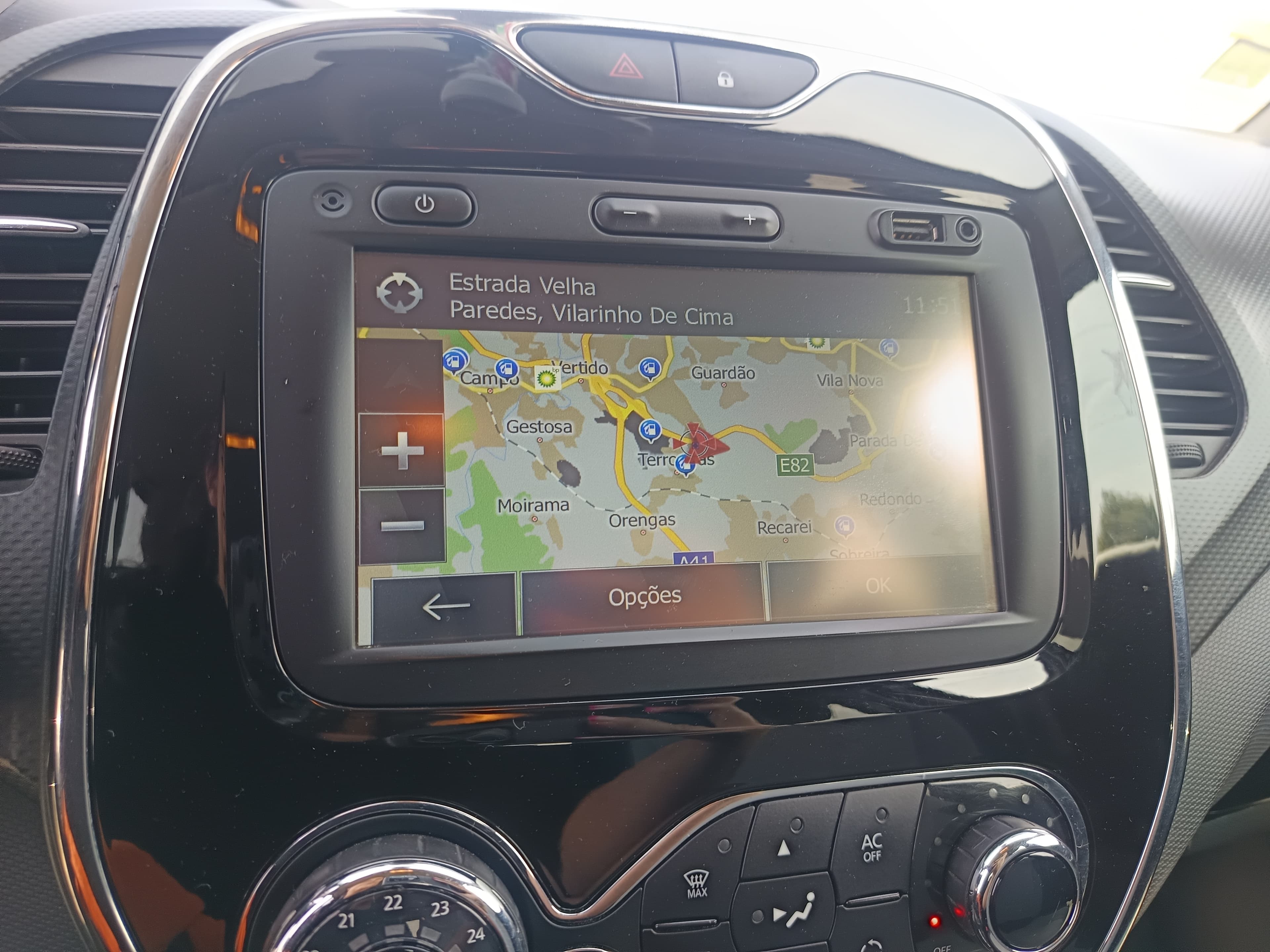 Renault Captur · Ano 2015 — image 19