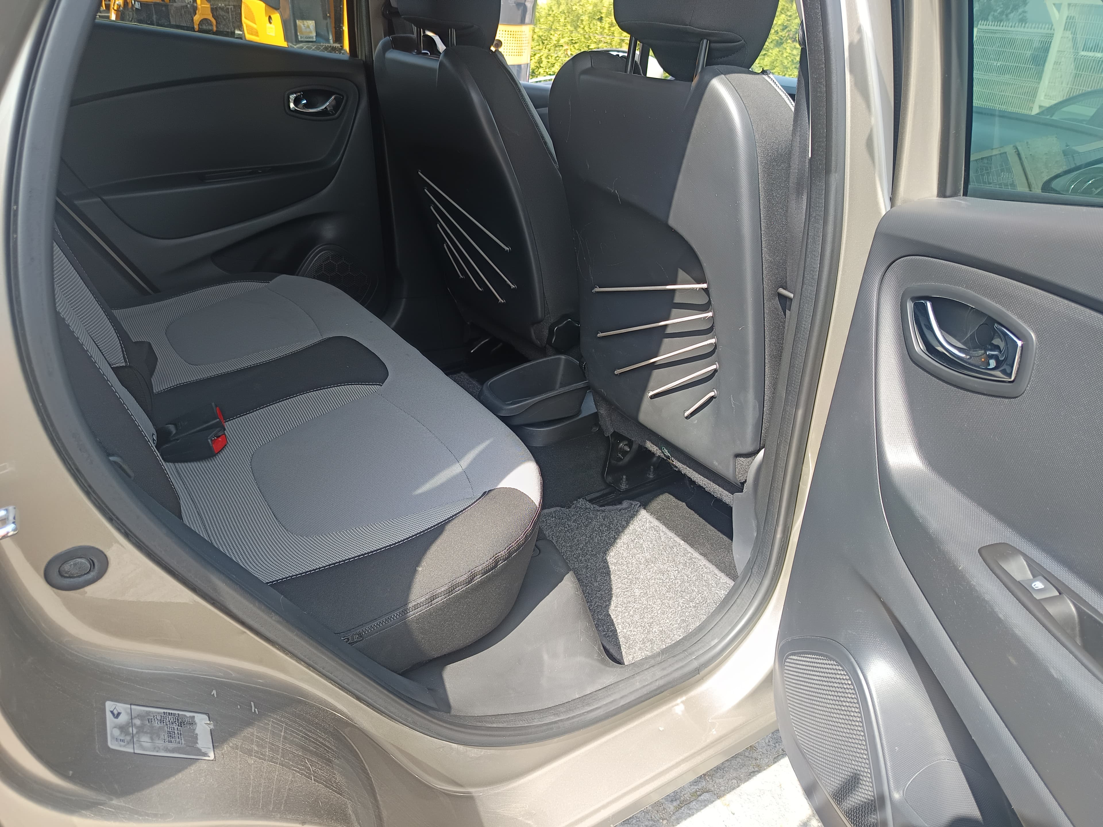 Renault Captur · Ano 2015 — image 38