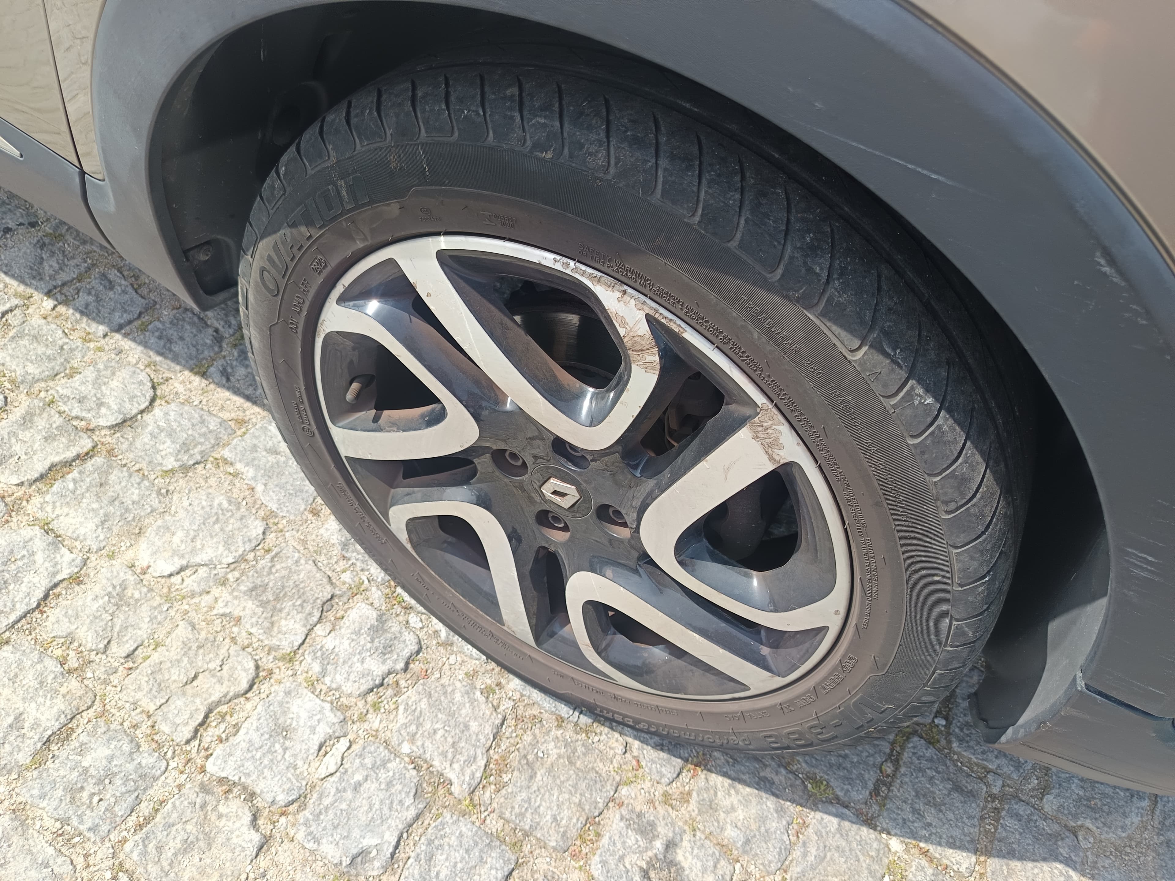 Renault Captur · Ano 2015 — image 9