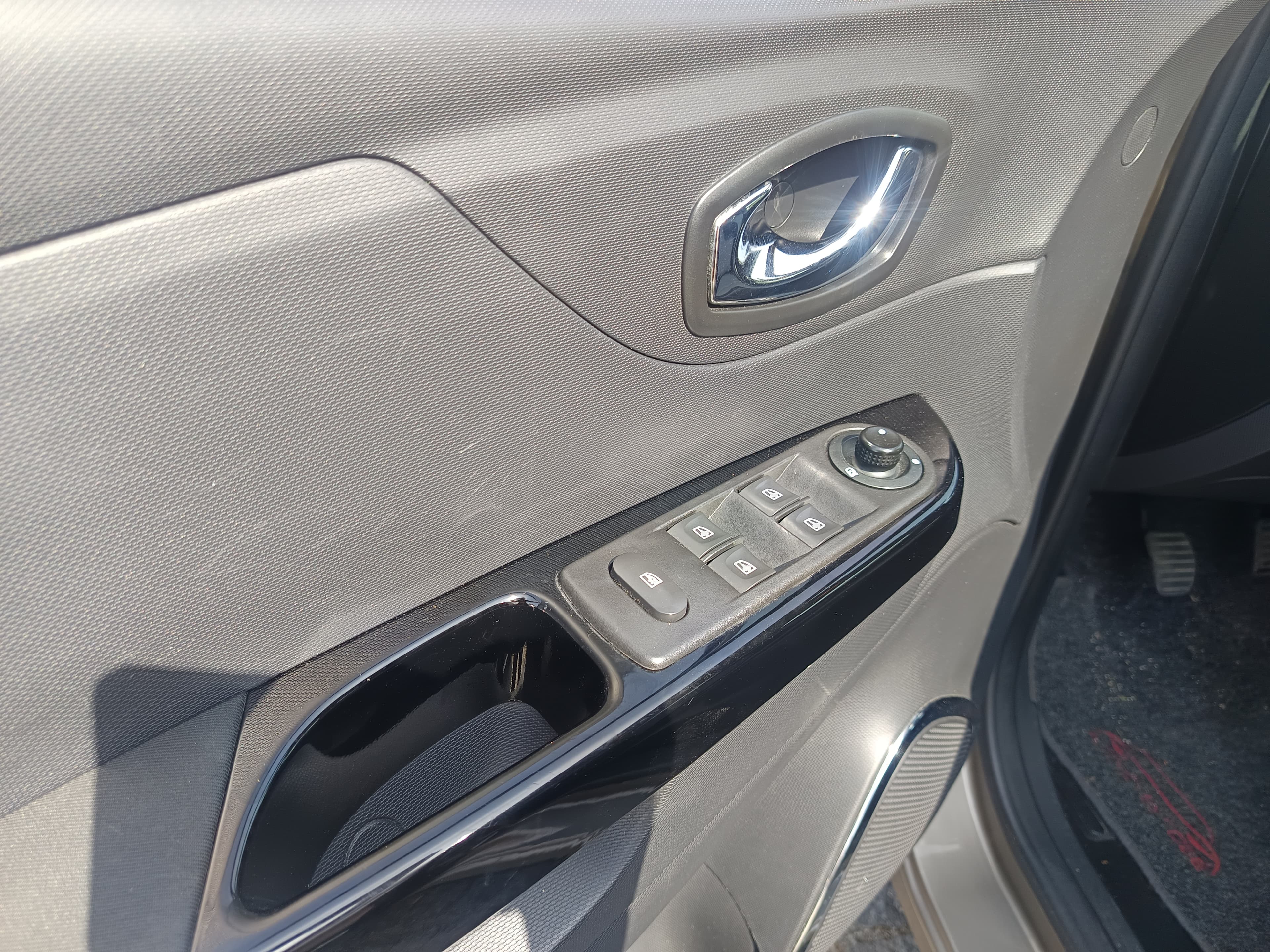 Renault Captur · Ano 2015 — image 34