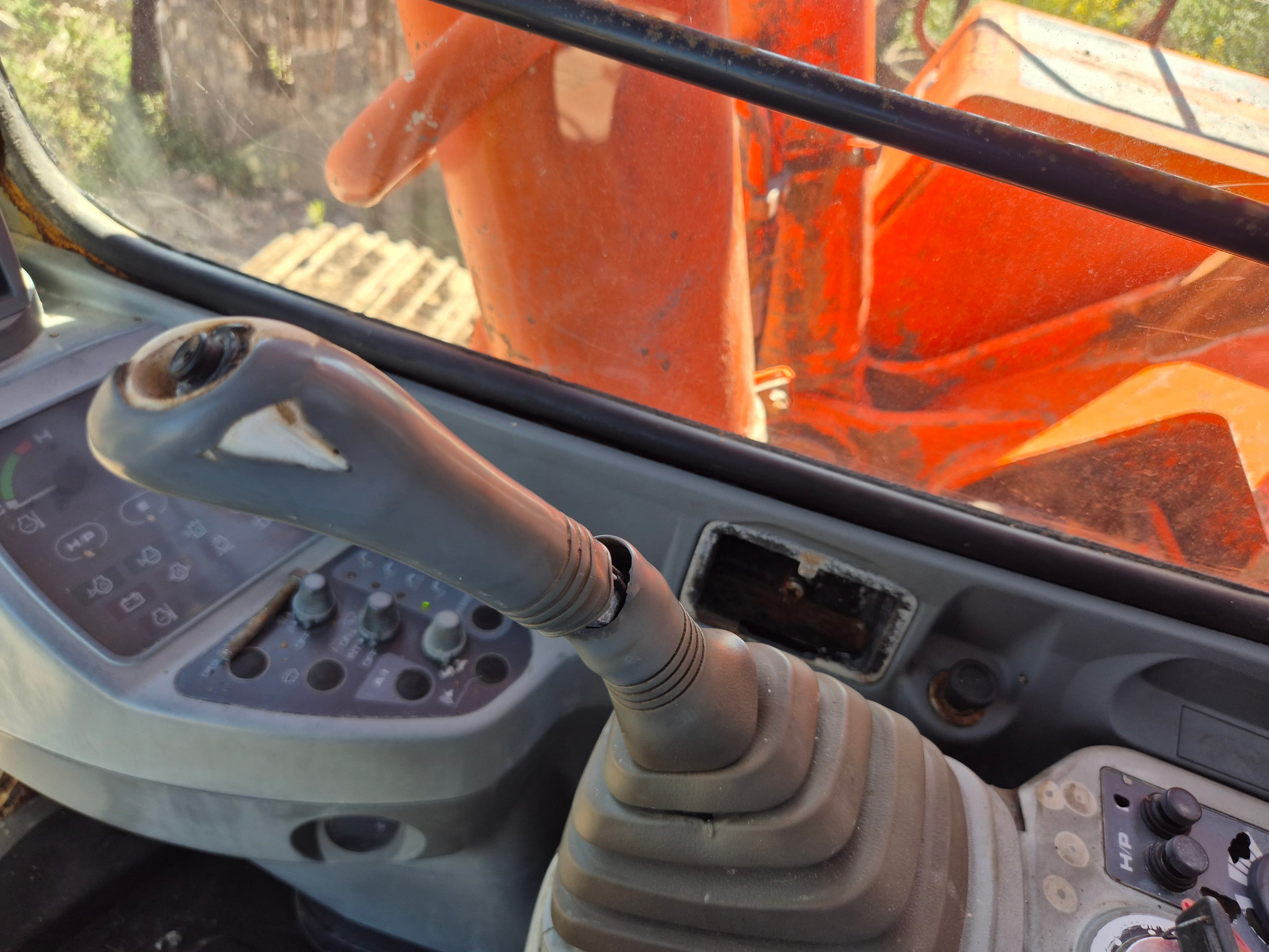 Pelleuse Hitachi · Année 2002 — image 27
