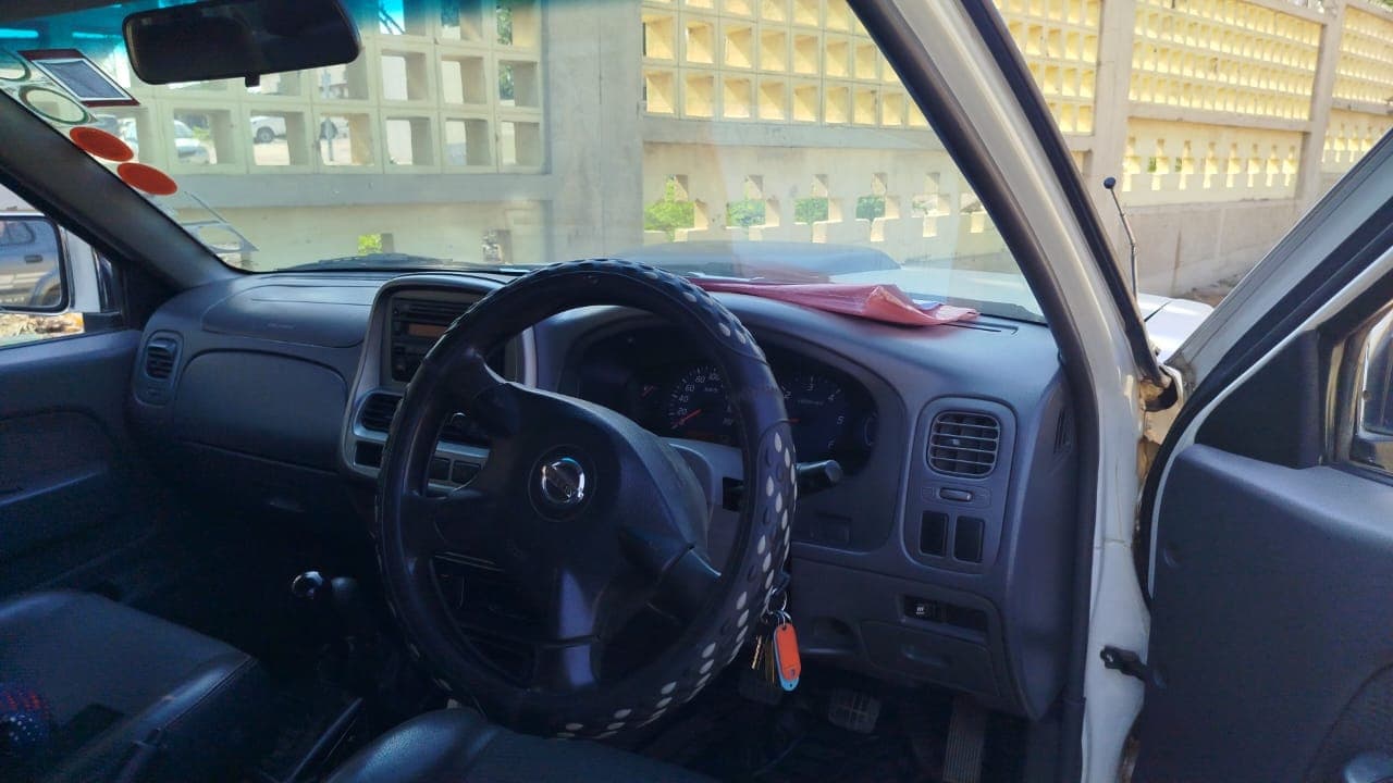Nissan Hardbody 2.95m - 2013 — image 14