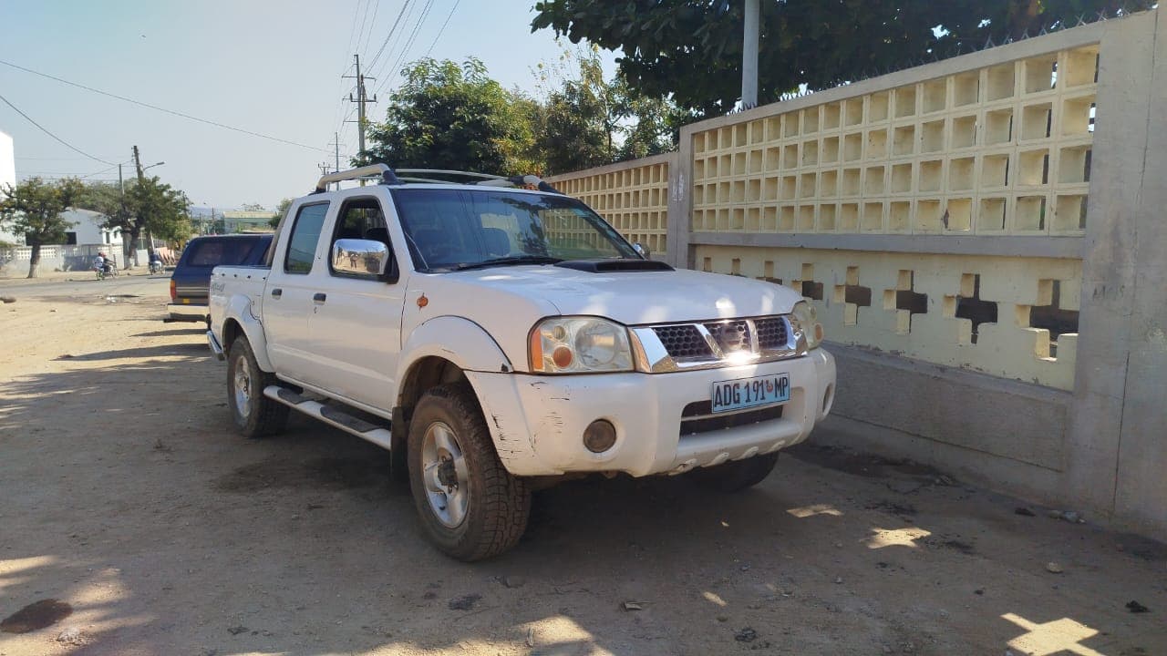 Nissan Hardbody 2.95m - 2013 — image 2