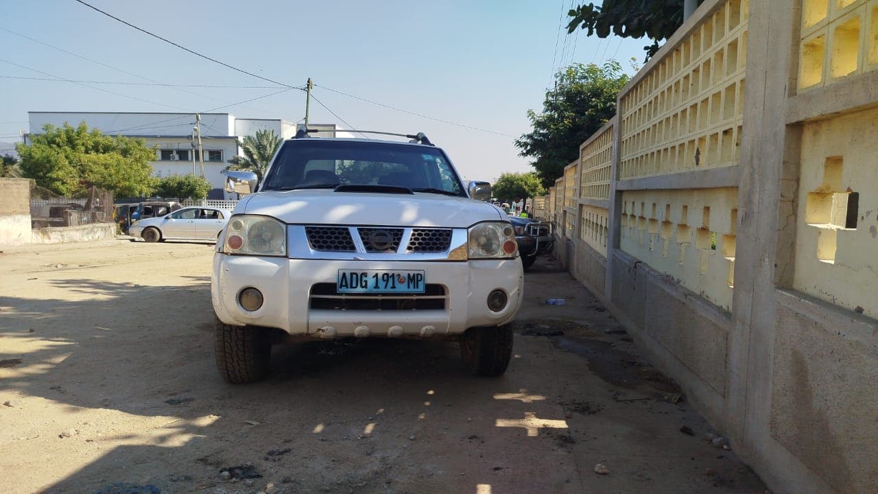 Nissan Hardbody 2.95m - 2013 — image 1