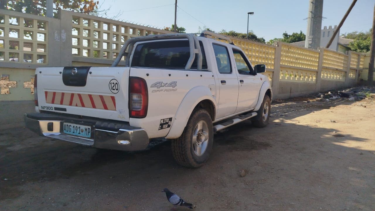 Nissan Hardbody 2.95m - 2013 — image 4