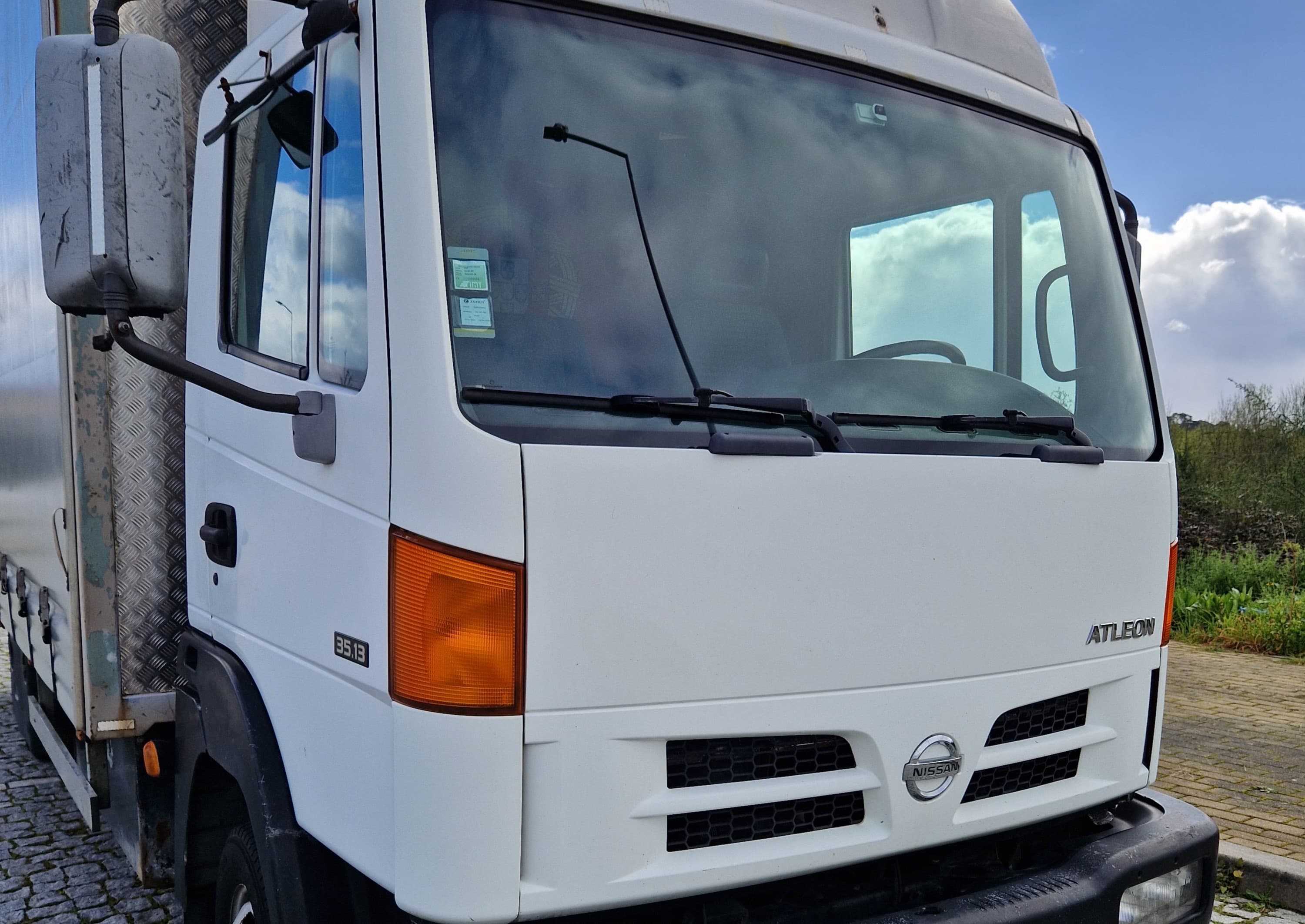 Nissan TK125-35HD/4 · Año 2005 — imagen 5