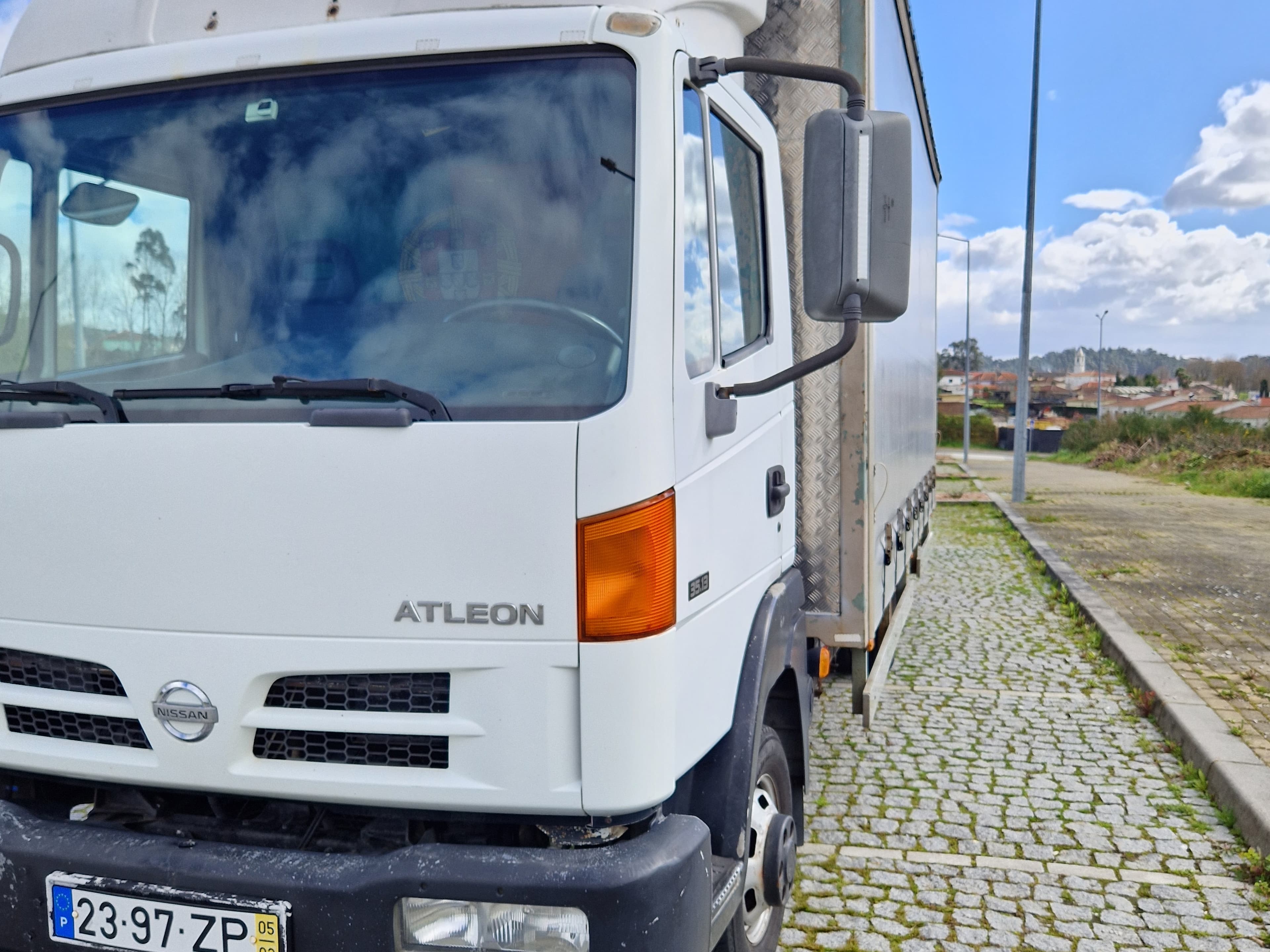Nissan TK125-35HD/4 · Año 2005 — imagen 3