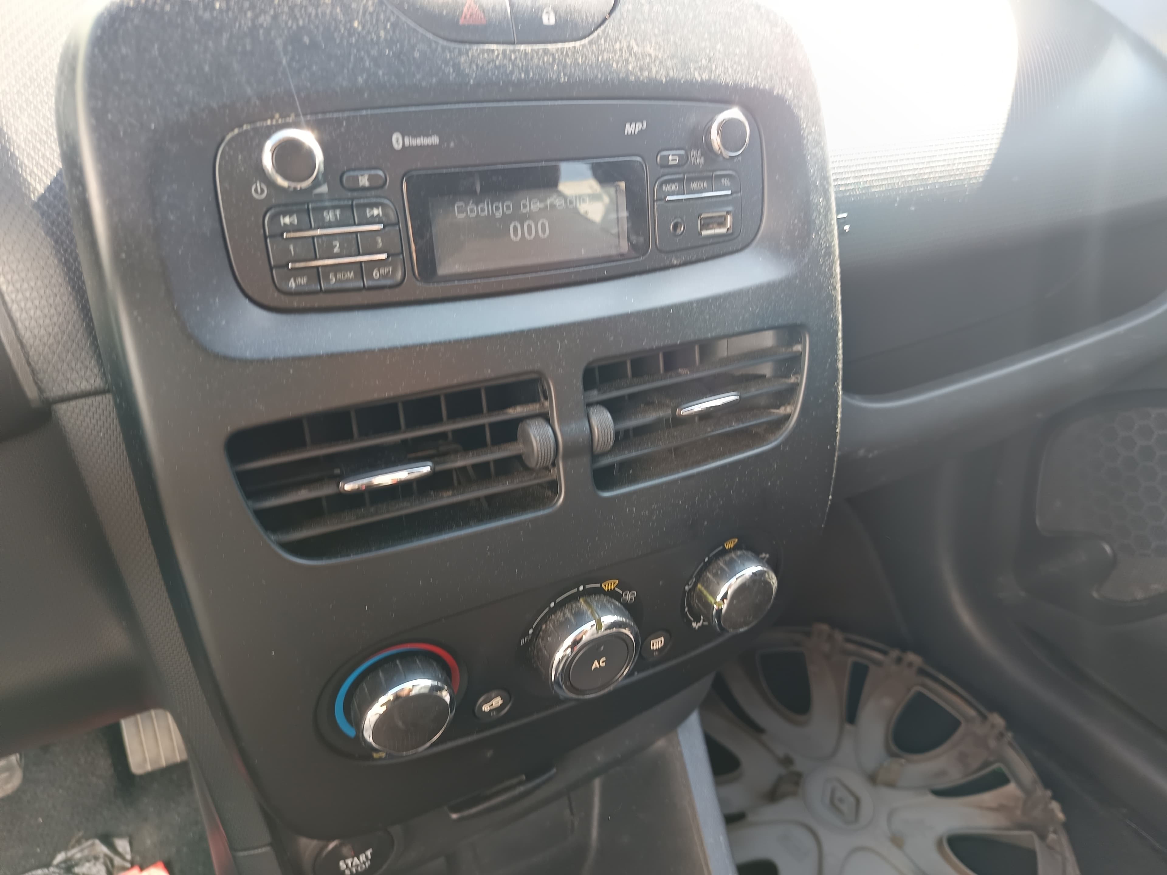Renault Clio · Année 2014 — image 24
