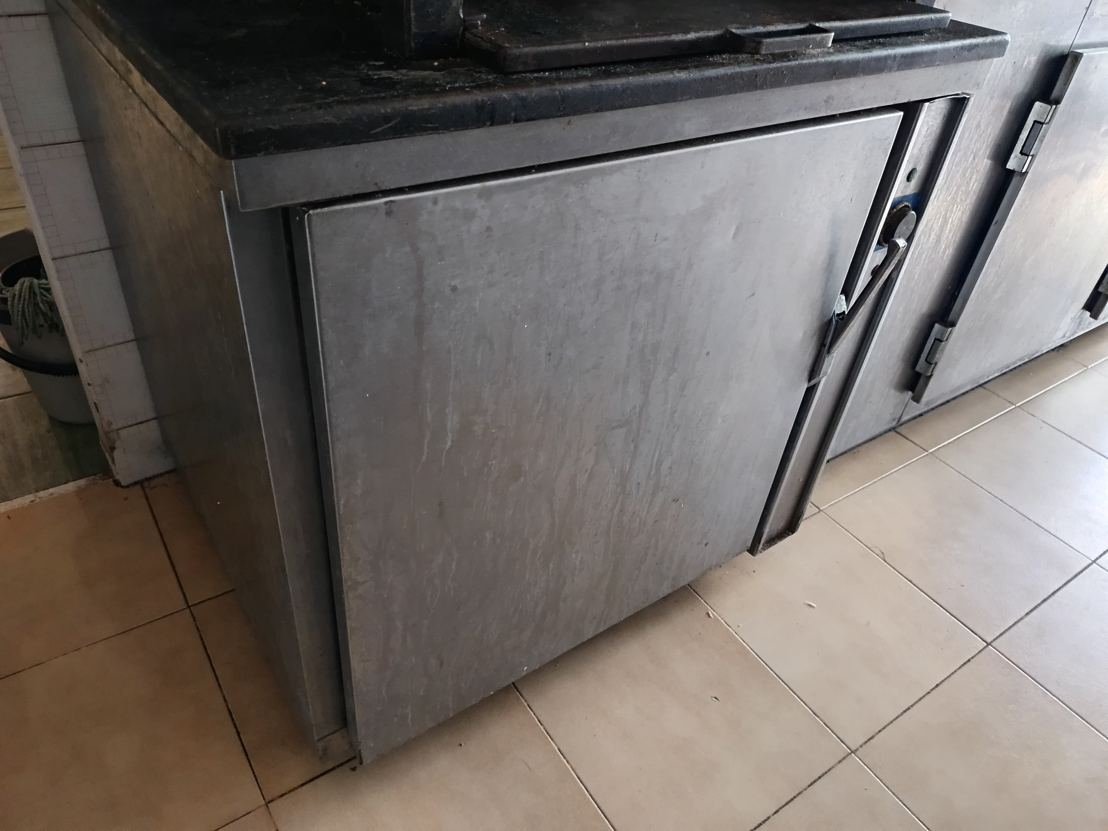 Forno, estufa e estantes — image 7