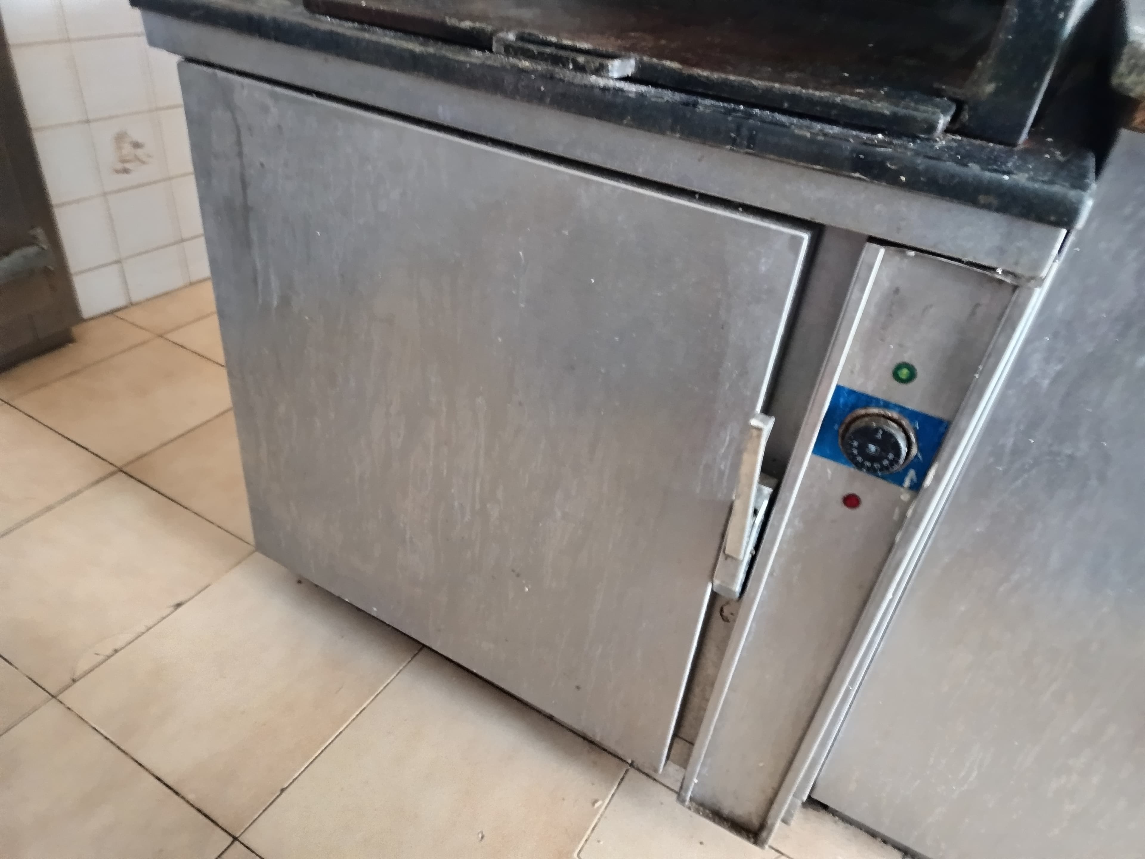 Forno, estufa e estantes — image 6