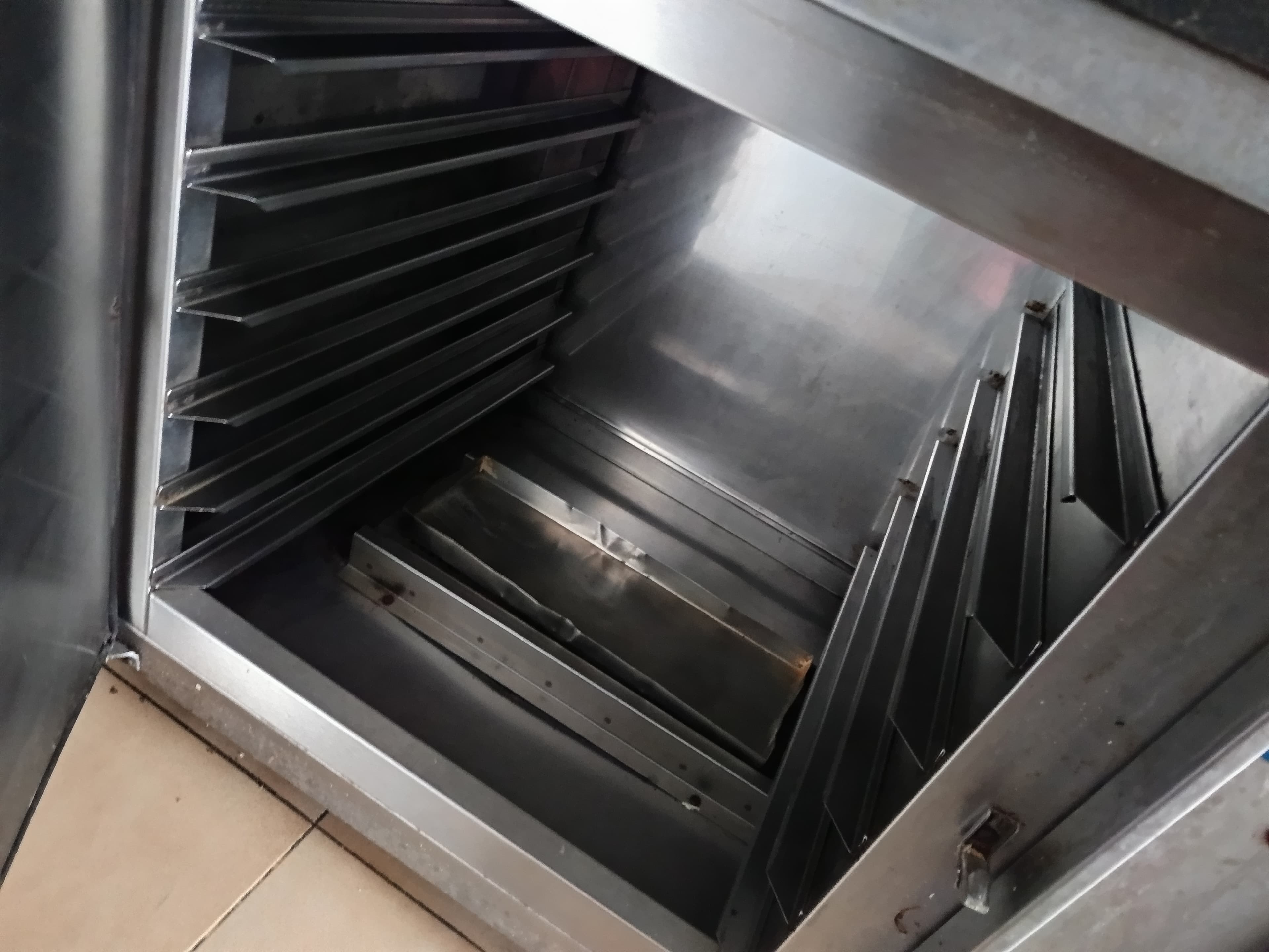 Forno, estufa e estantes — image 9
