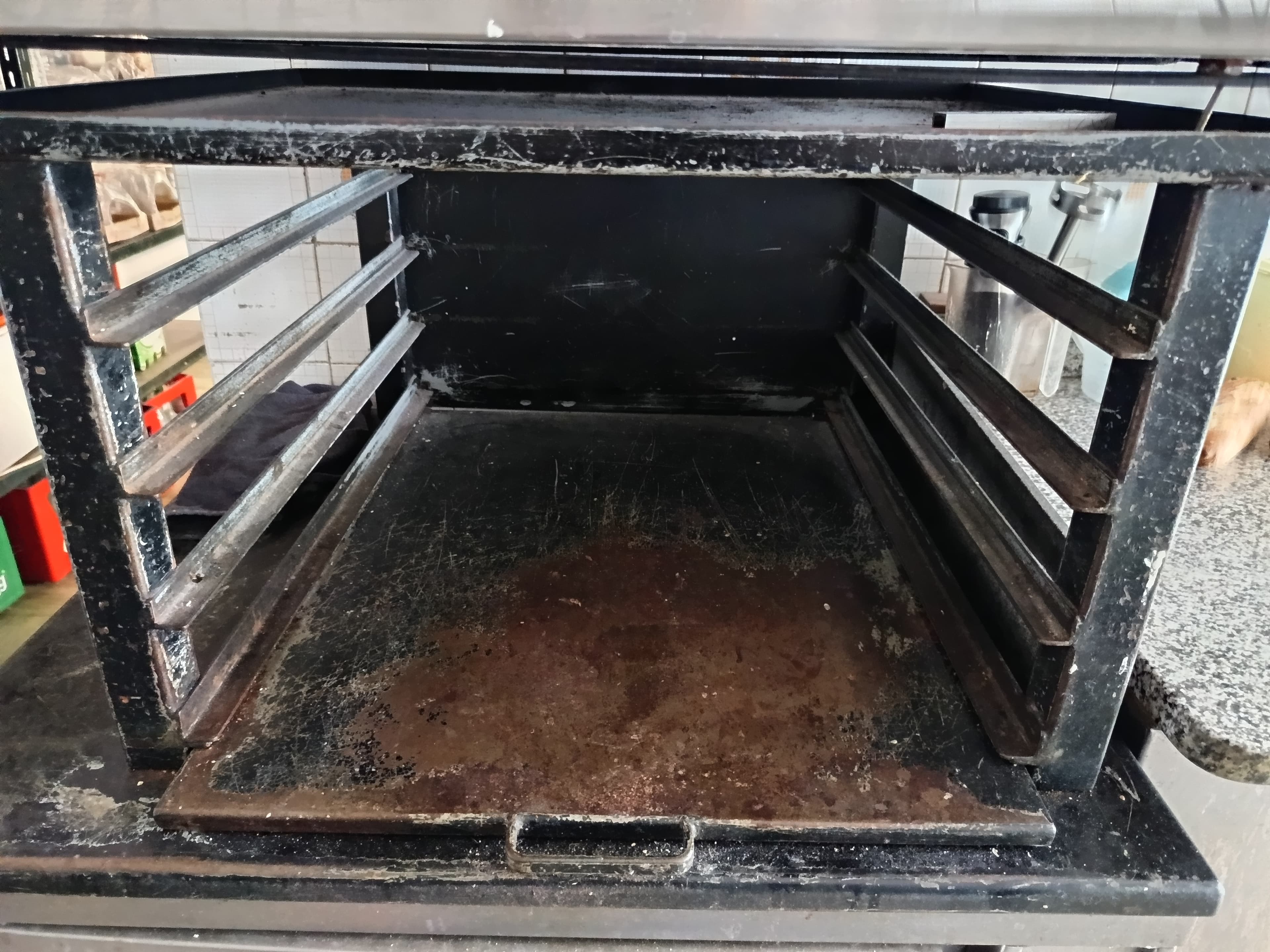 Forno, estufa e estantes — image 12