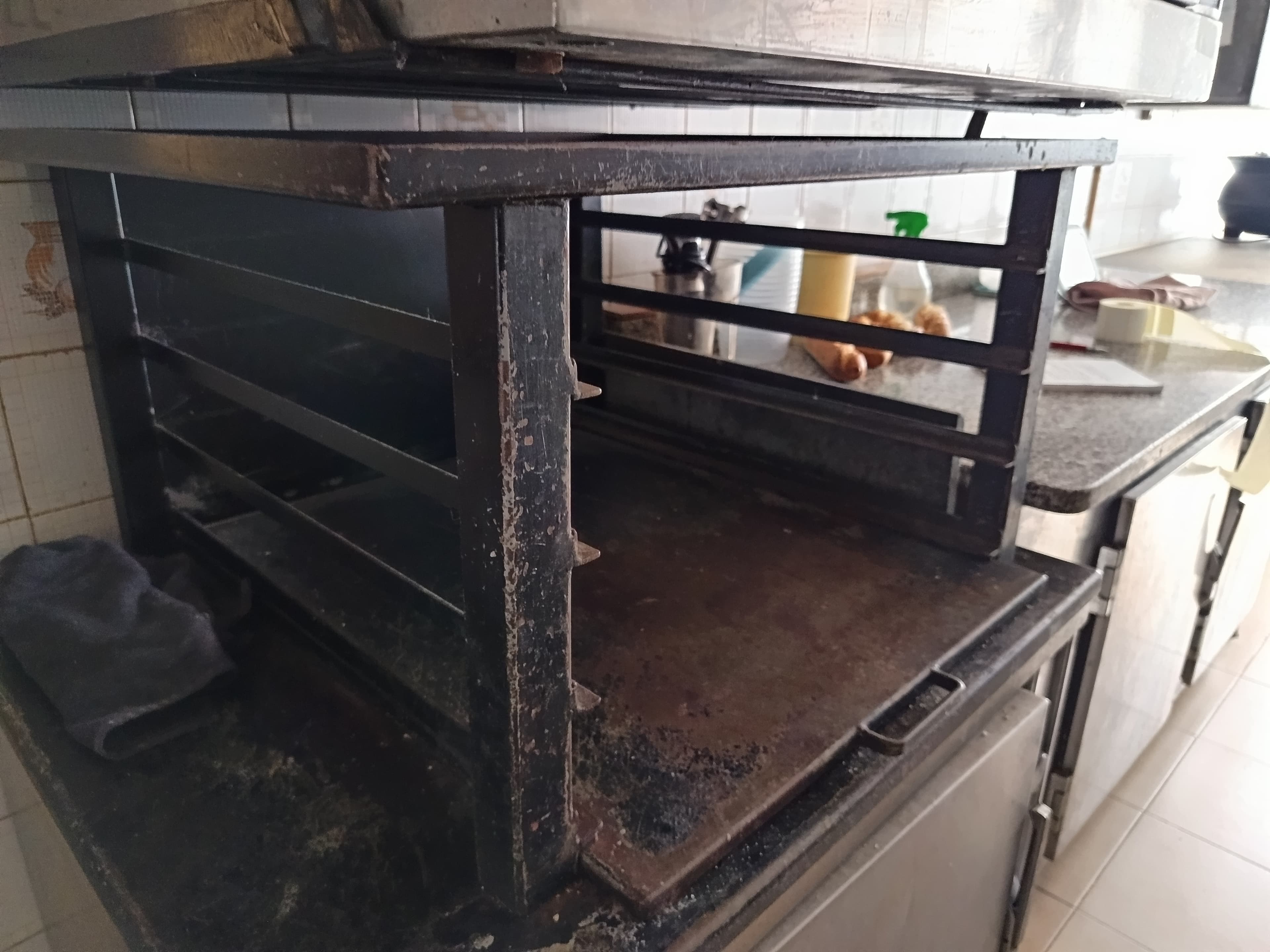 Forno, estufa e estantes — image 11