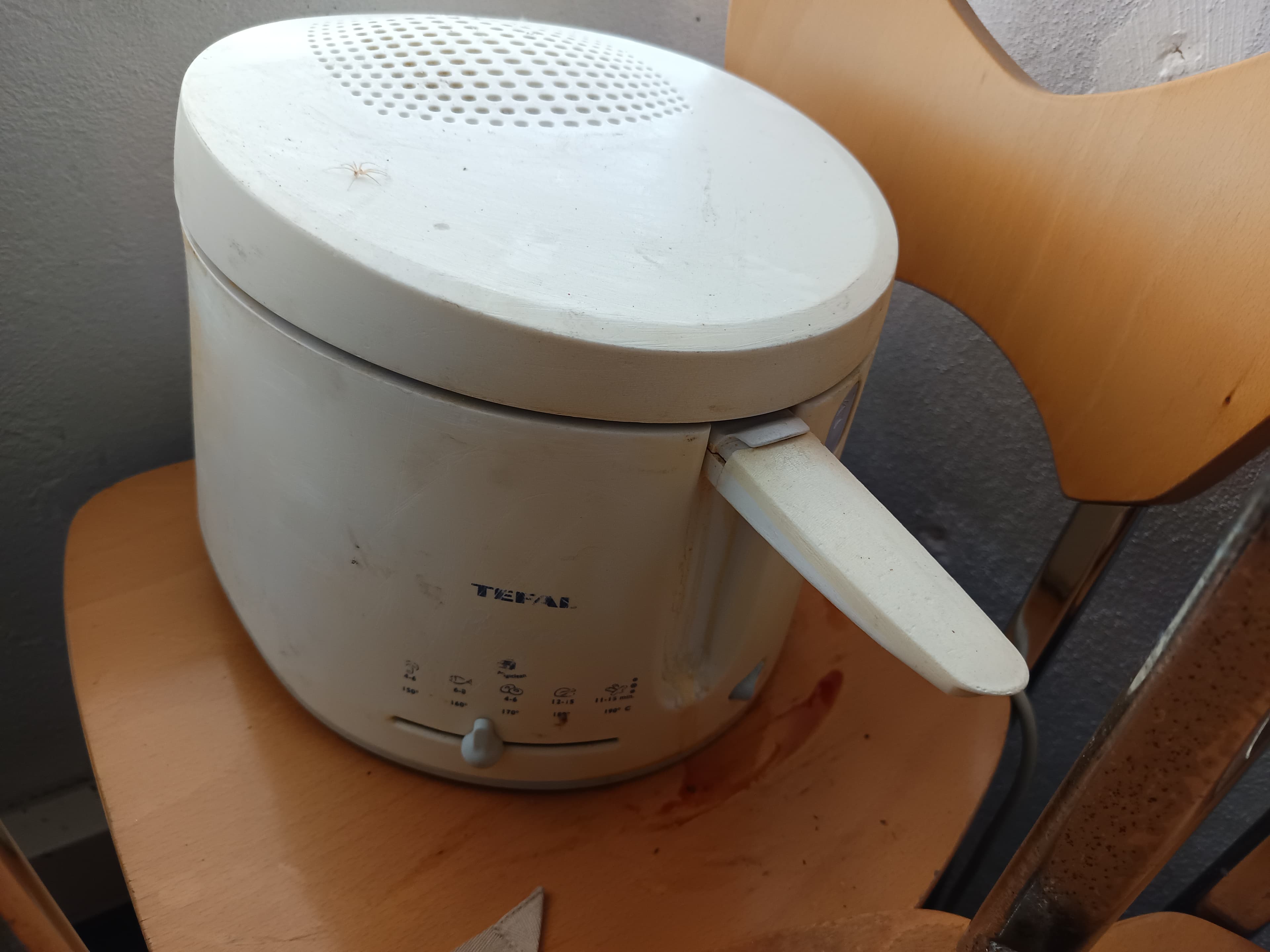 Varinha mágica, utensílios, fritadeira e ventilador. — image 11