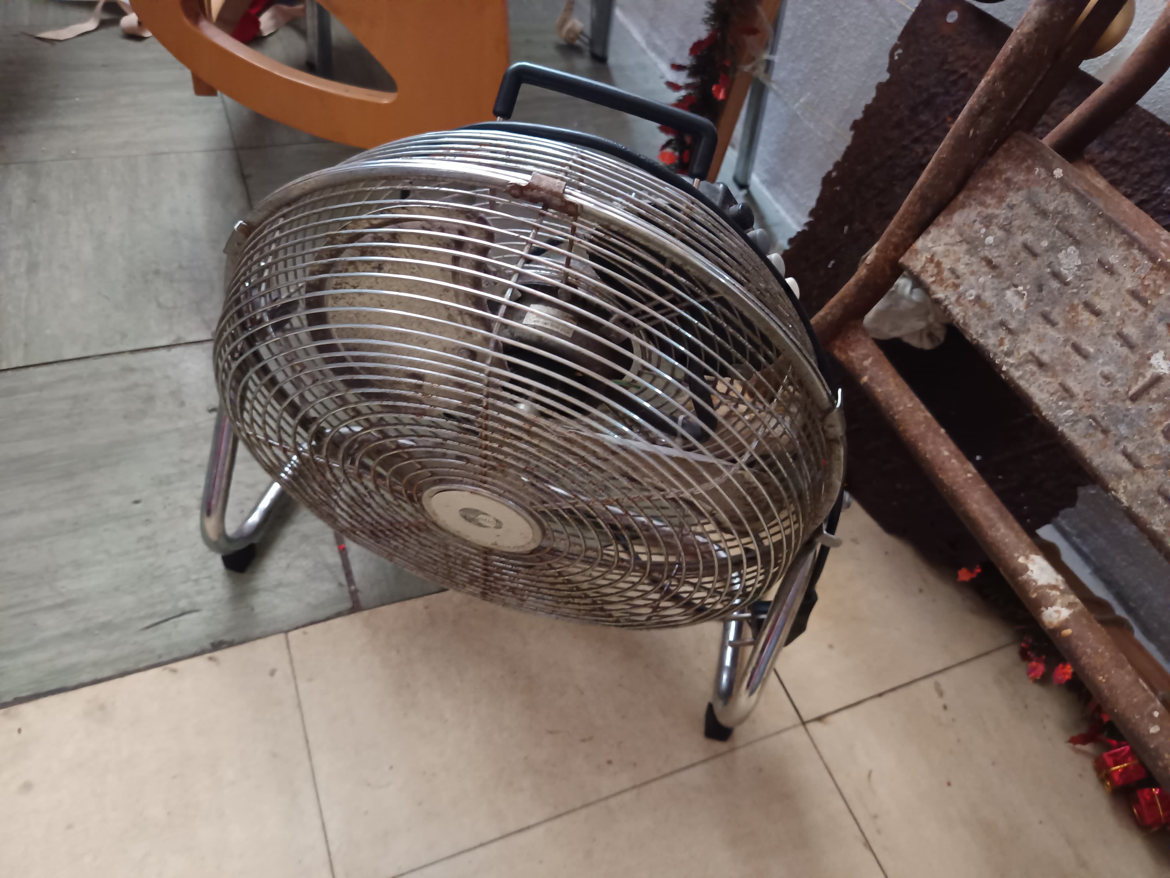 Varinha mágica, utensílios, fritadeira e ventilador. — image 13